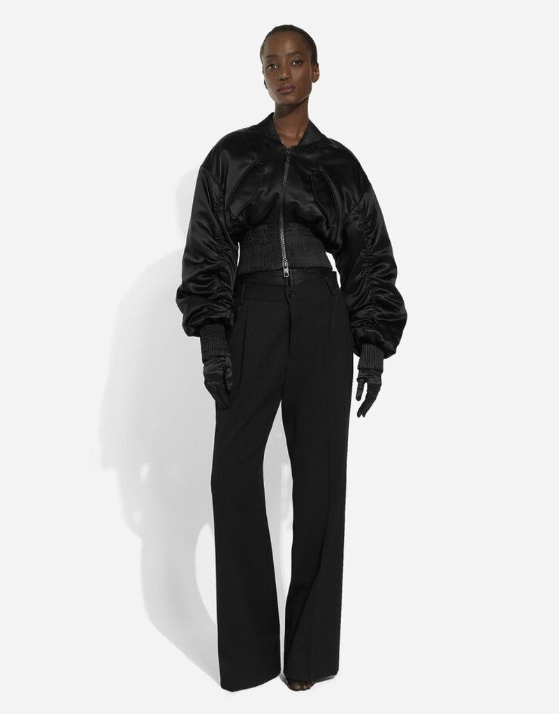 Draped 소매를 가진 짧은 duchesse bomber 재킷 8