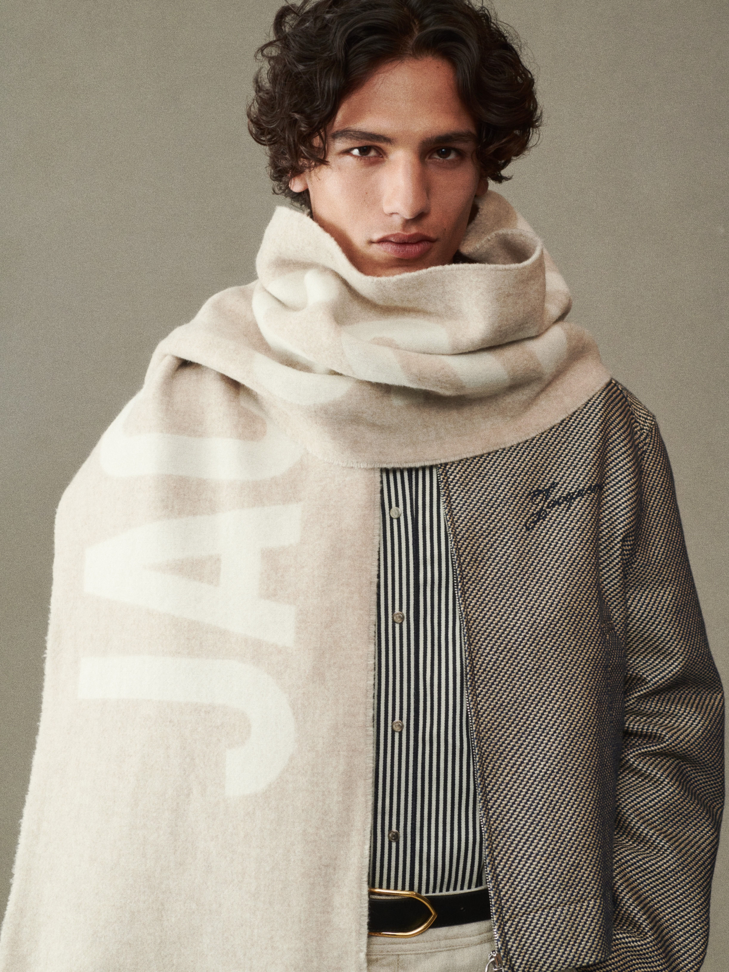 The Jacquemus scarf - 3