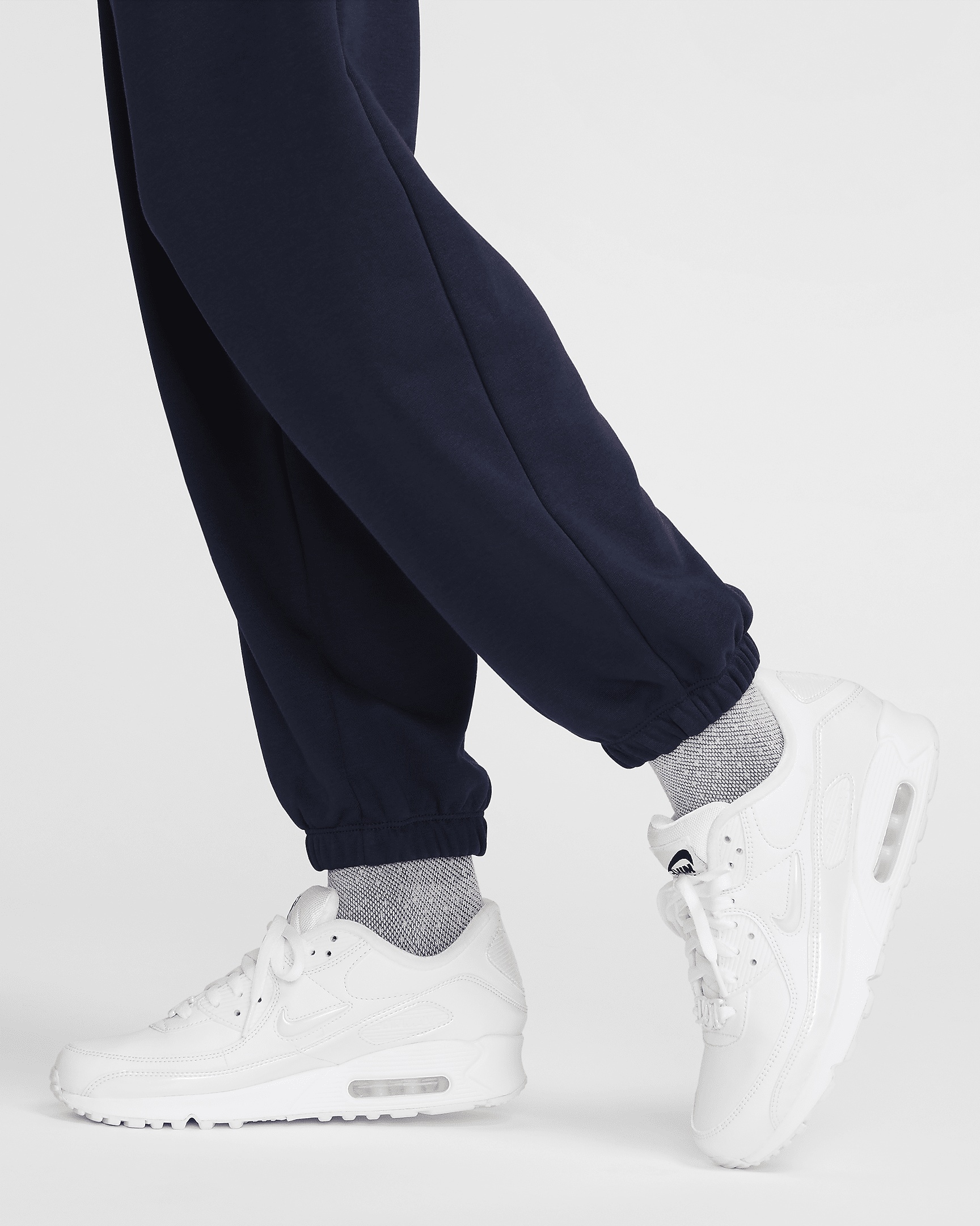 Women's Nike Sportswear Club Fleece Mid-Rise Oversized Sweatpants - 4