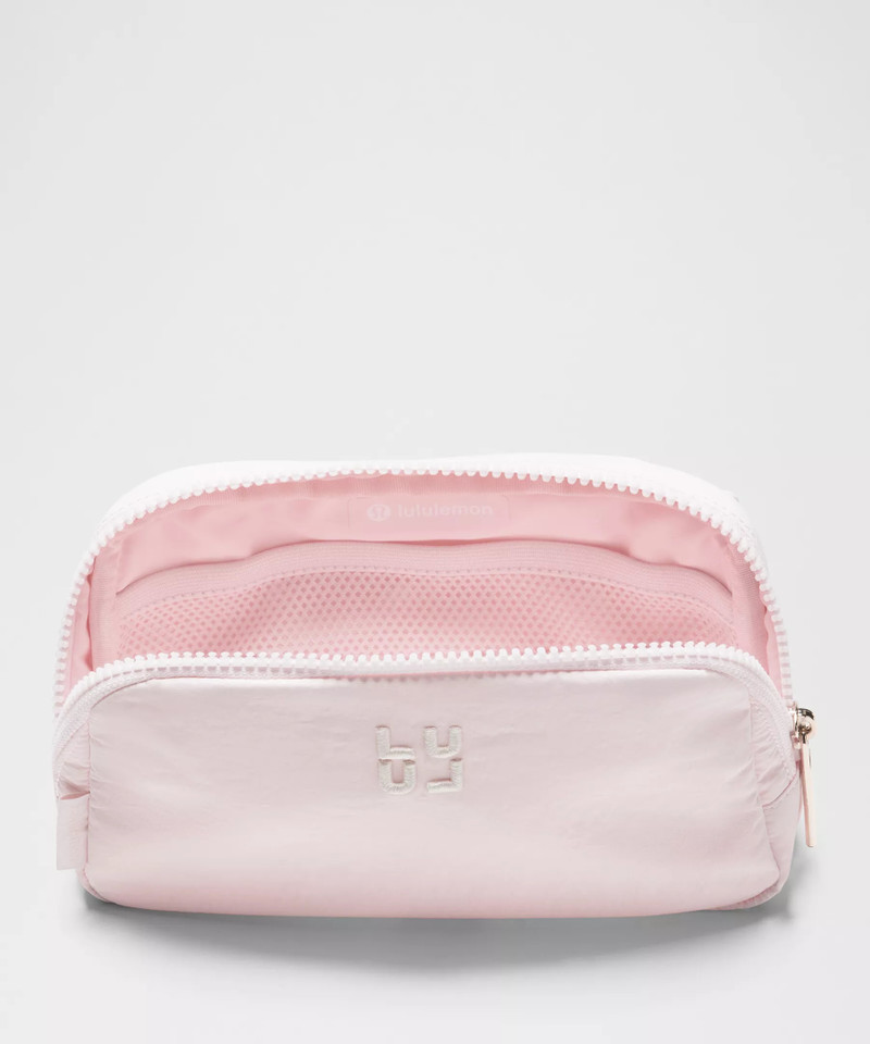 Everywhere Belt Bag 1L *Embroidered Stack 5