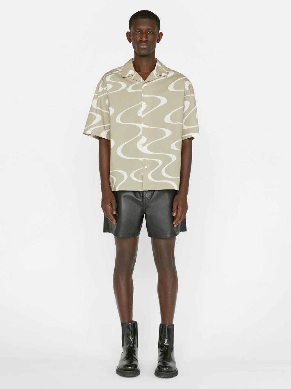 Abstract Wave Graphic Shirt in Sand Beige Print - 2