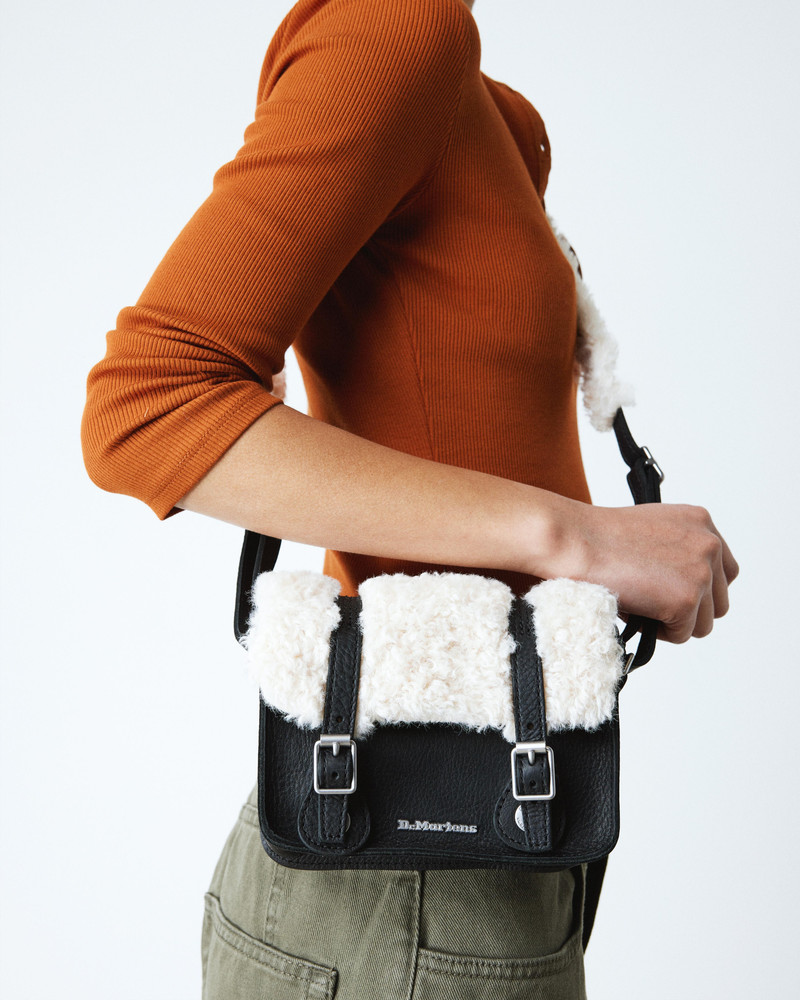 Dr. Martens 7" Satchel outlook
