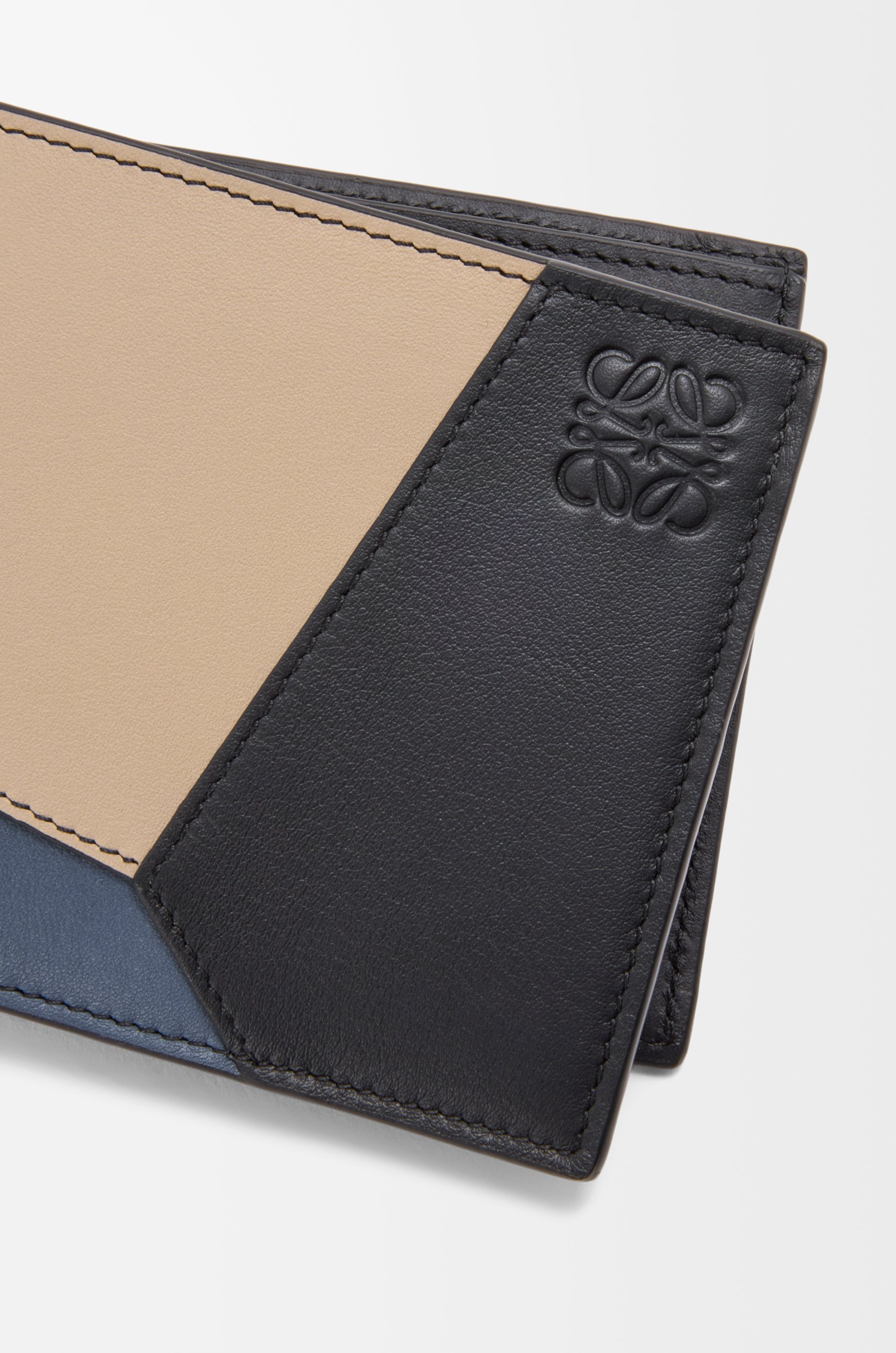 Puzzle bifold coin wallet in classic calfskin - 5