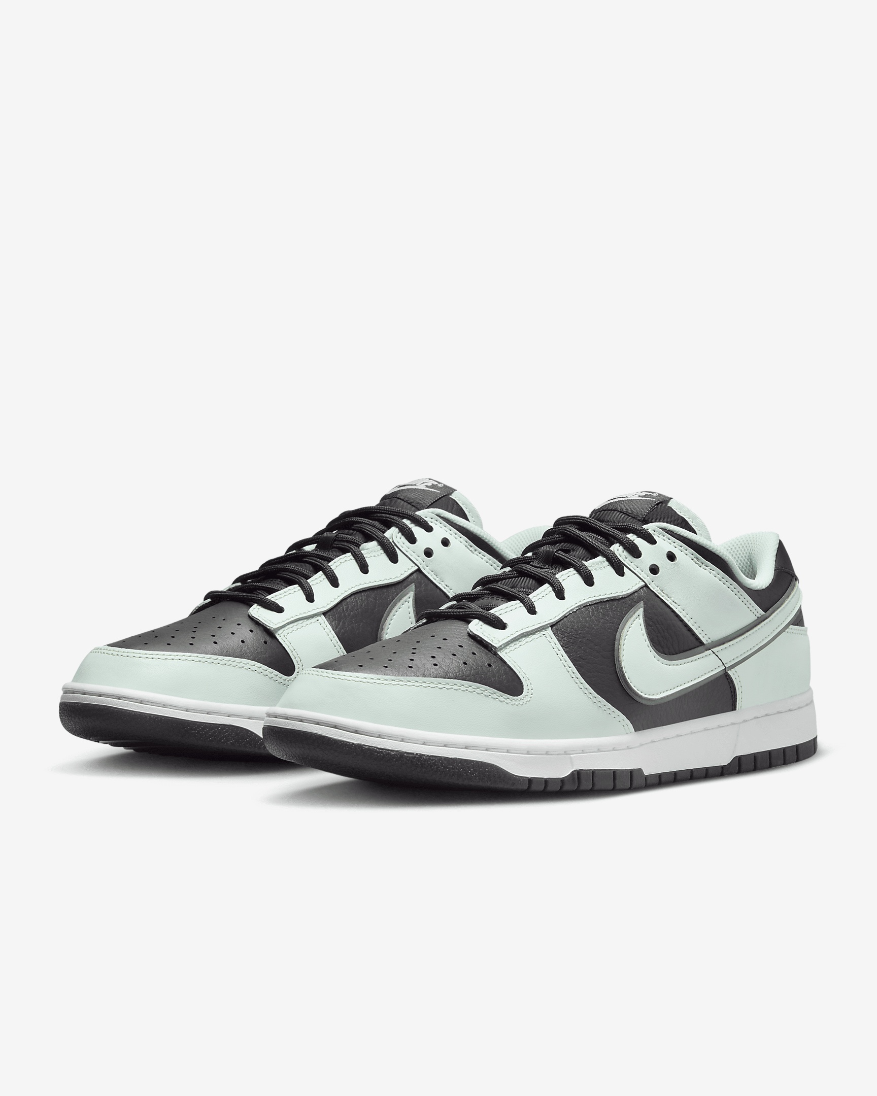 Nike Men's Dunk Low Retro Premium Shoes - 5