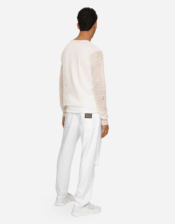 Round-neck technical linen sweater with rips - 3