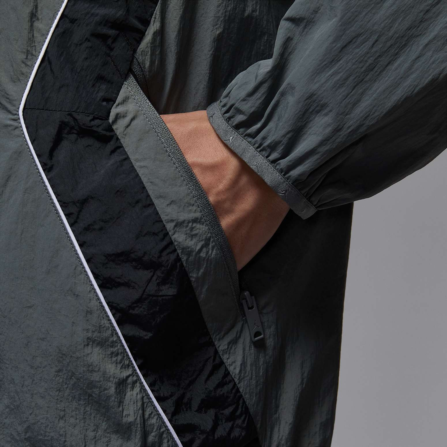 Air Jordan Brooklyn Draft Jacket 'Iron Grey Black'  IH2825-068 - 4