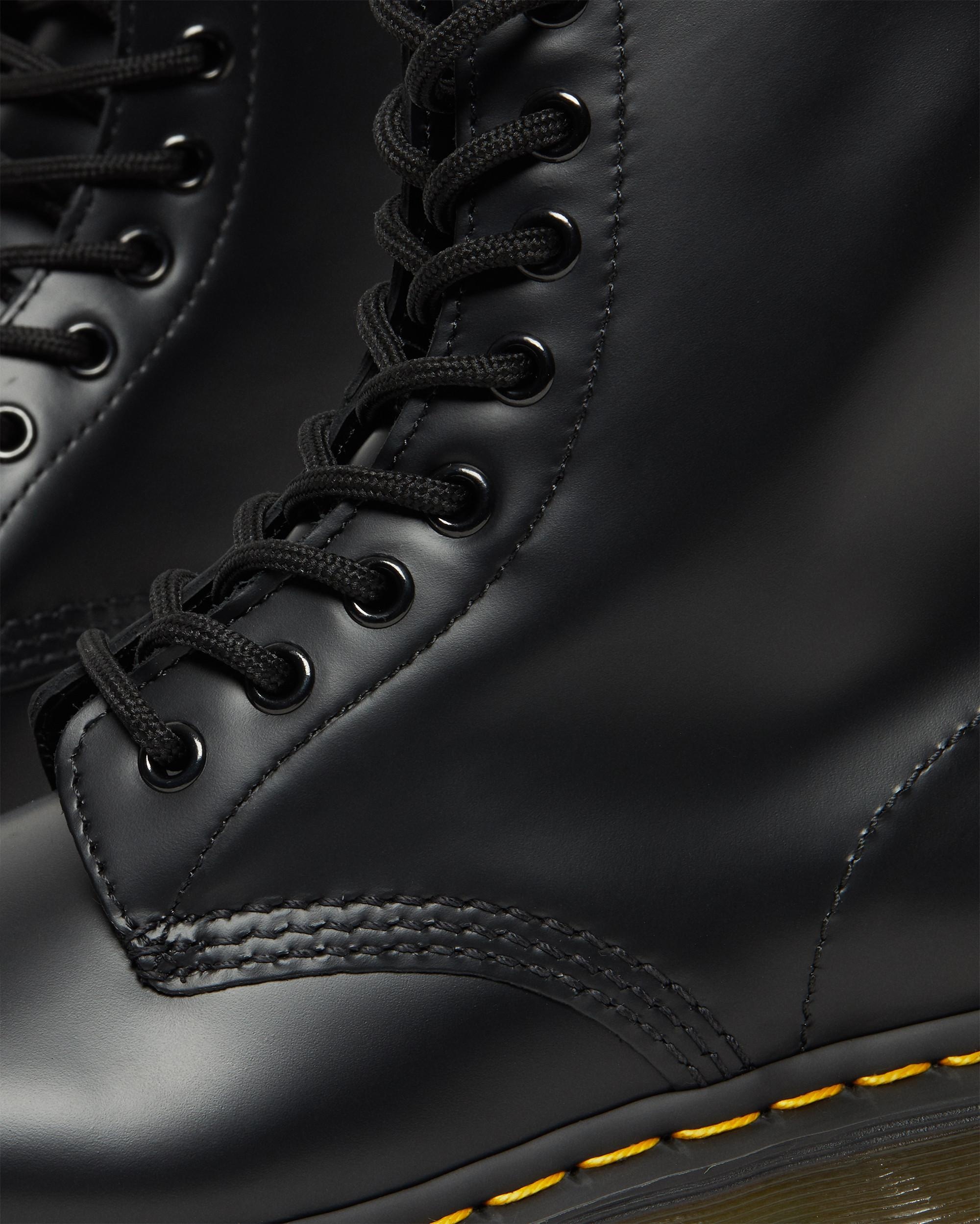 1460 Women's Smooth Leather Lace Up Boots - 7
