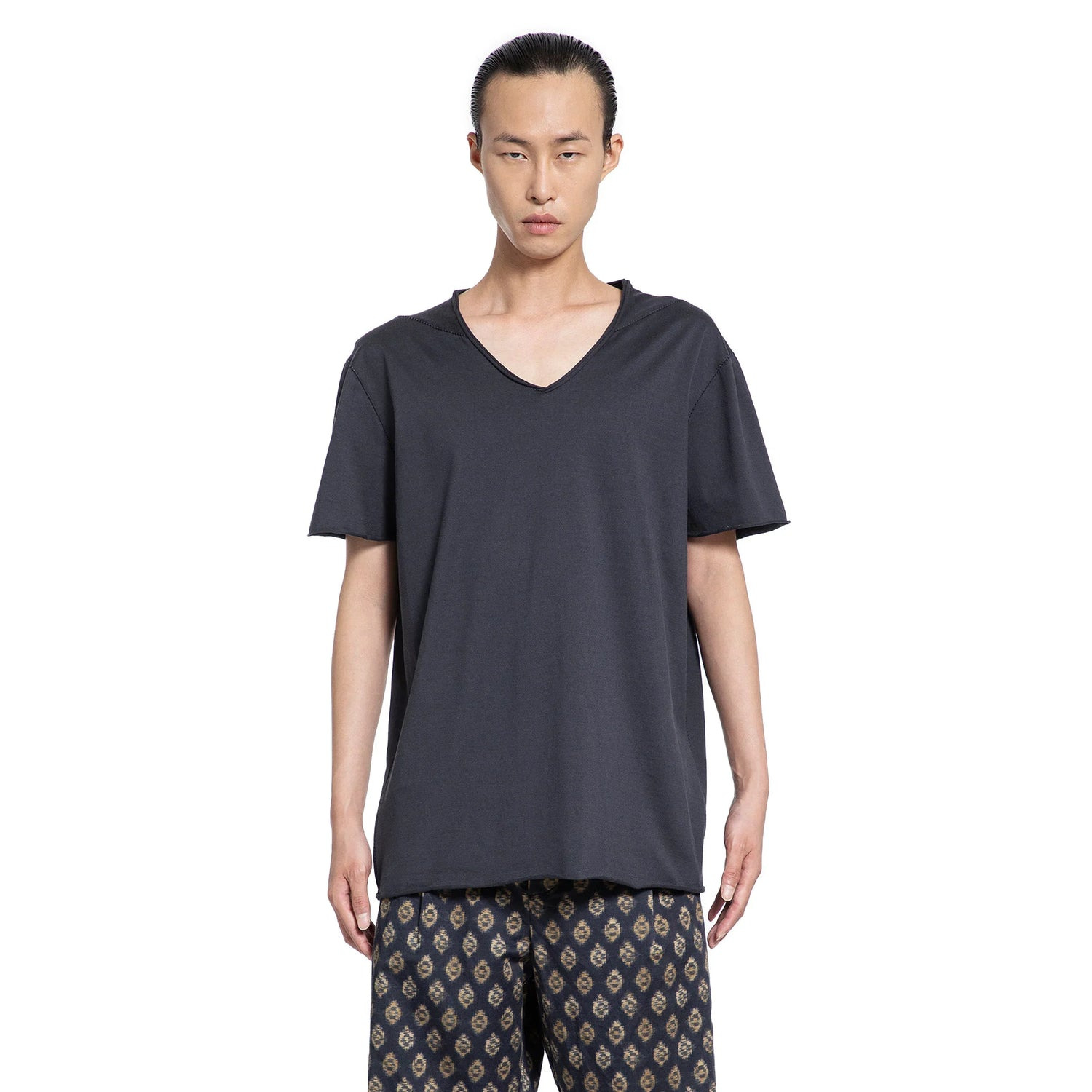 V-neck T-shirt - 5