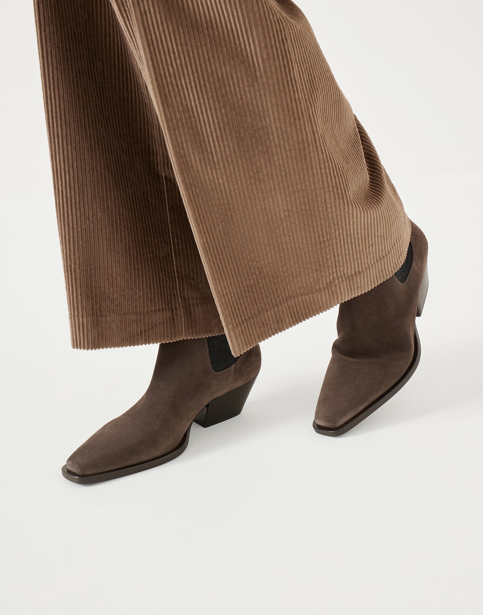 Suede Chelsea boots with precious loop detail - 4