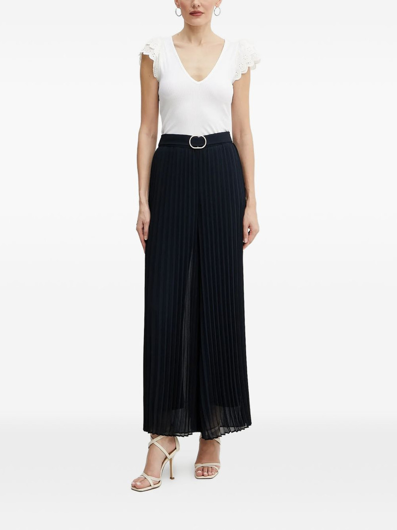 GUESS USA Dahlia V-neck top outlook