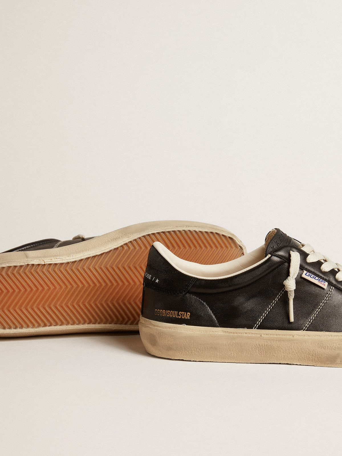 Soul Star in black nappa with black suede heel tab - 4
