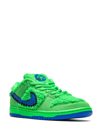 Nike x Grateful Dead SB Dunk Low sneakers outlook