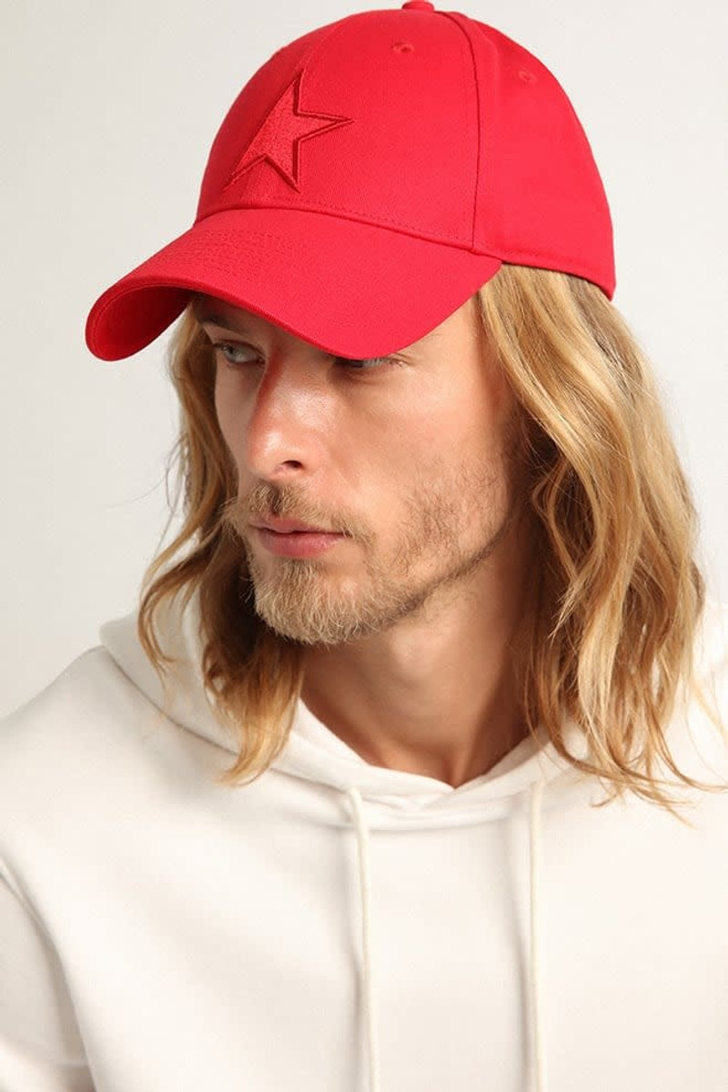 Red cotton baseball cap with tone-on-tone star-shaped patch on the front 4