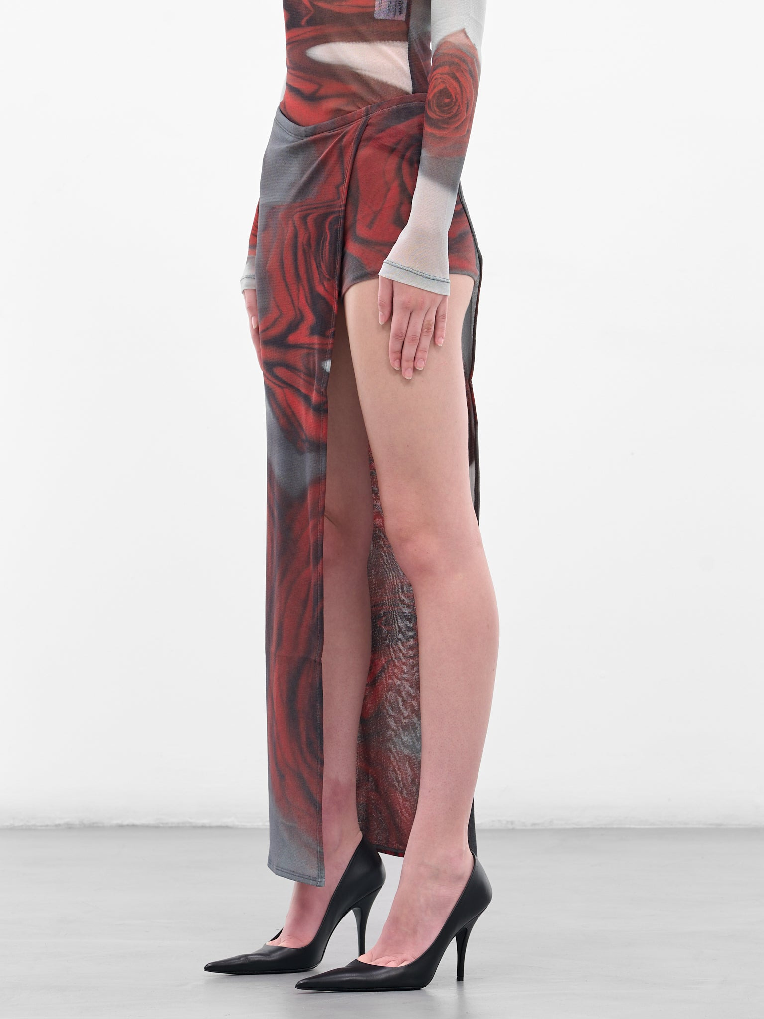 Red Blurry Roses Asymmetric Skort - 2