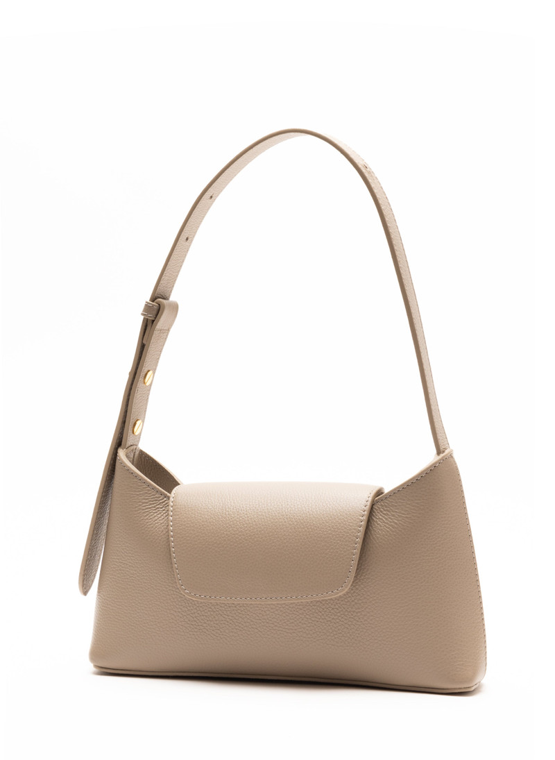 Elleme Envelope Pebbled Leather Taupe outlook