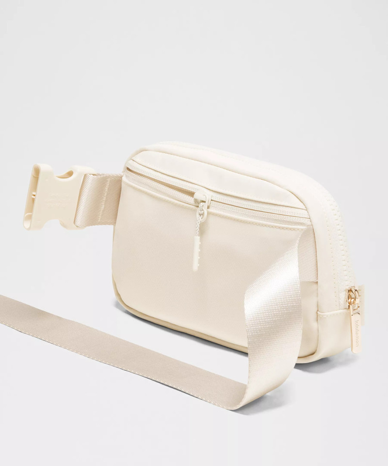 Everywhere Belt Bag 1L 4