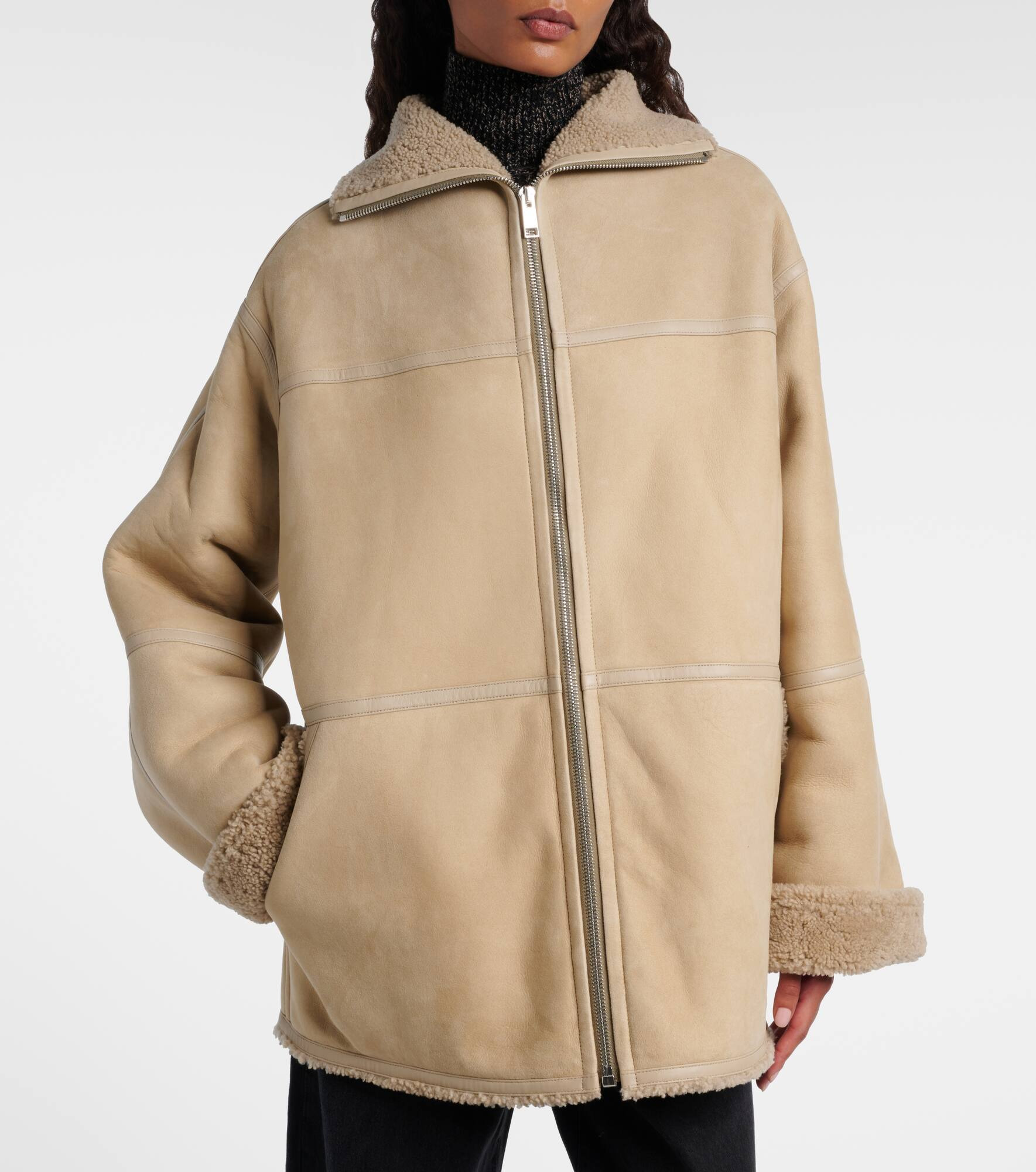 Reversible leather and shearling jacket - 6
