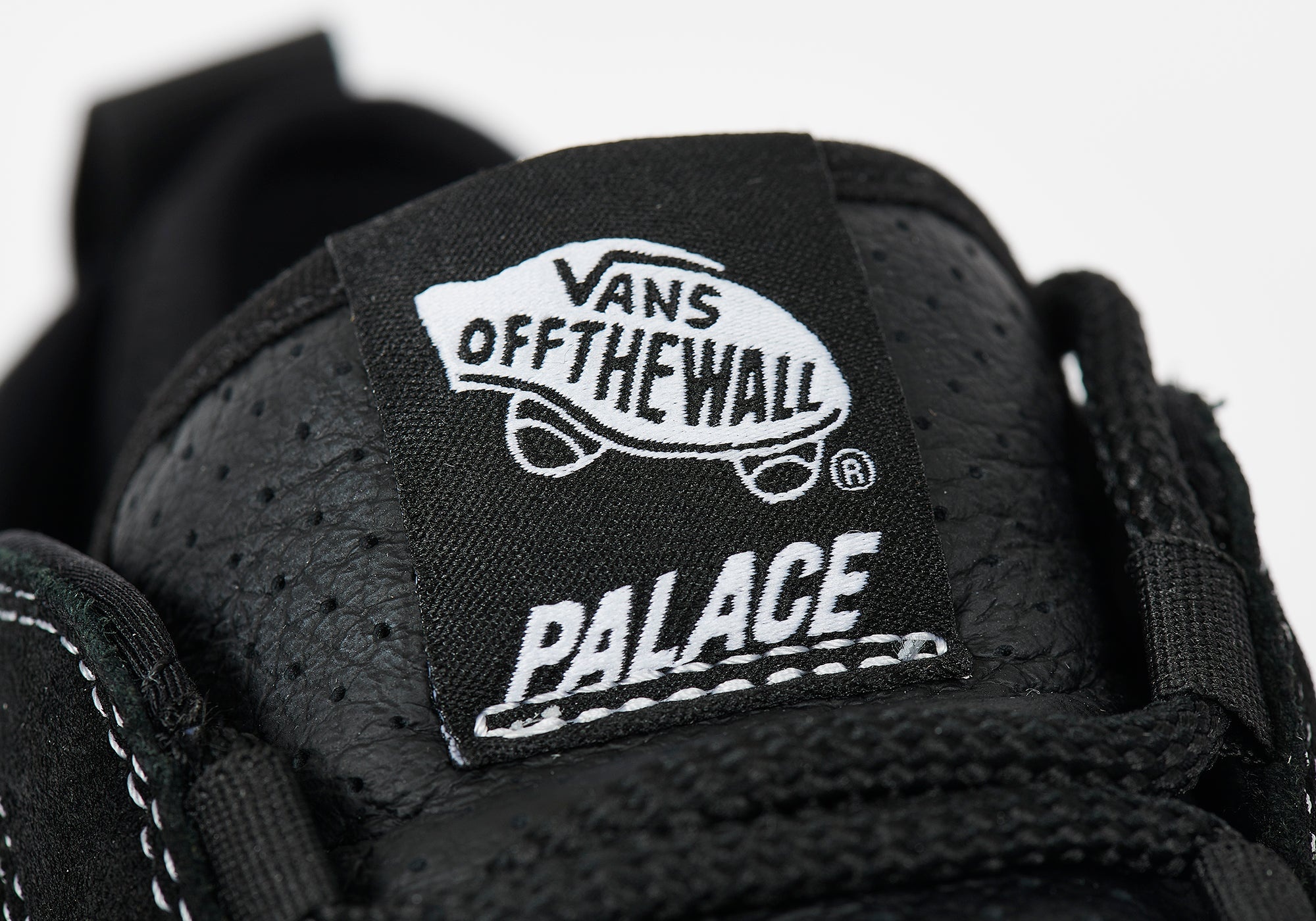 PALACE VANS LOW BLACK - 7