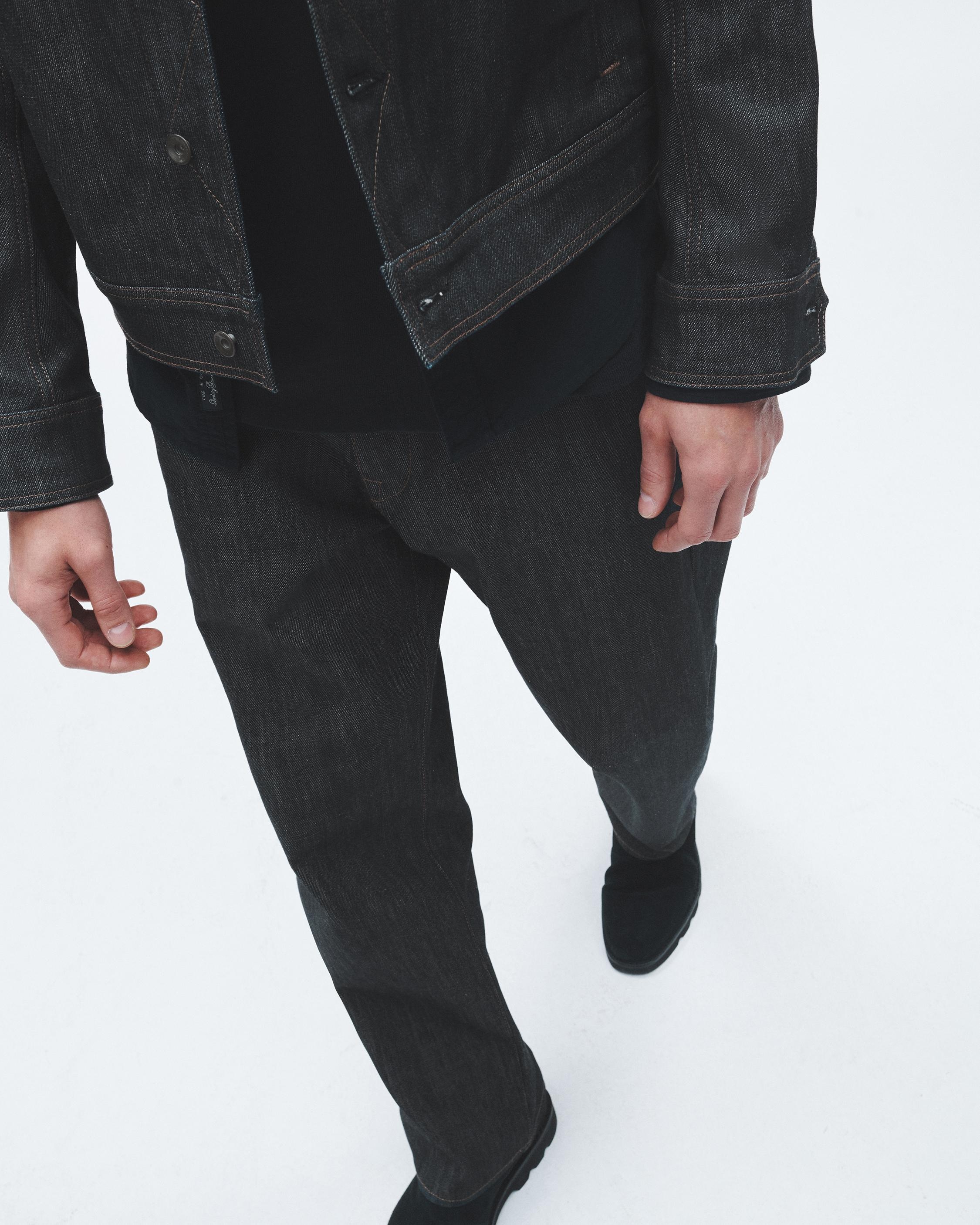 RB24 - Raw Indigo
Straight Fit Authentic Stretch Jean - 5
