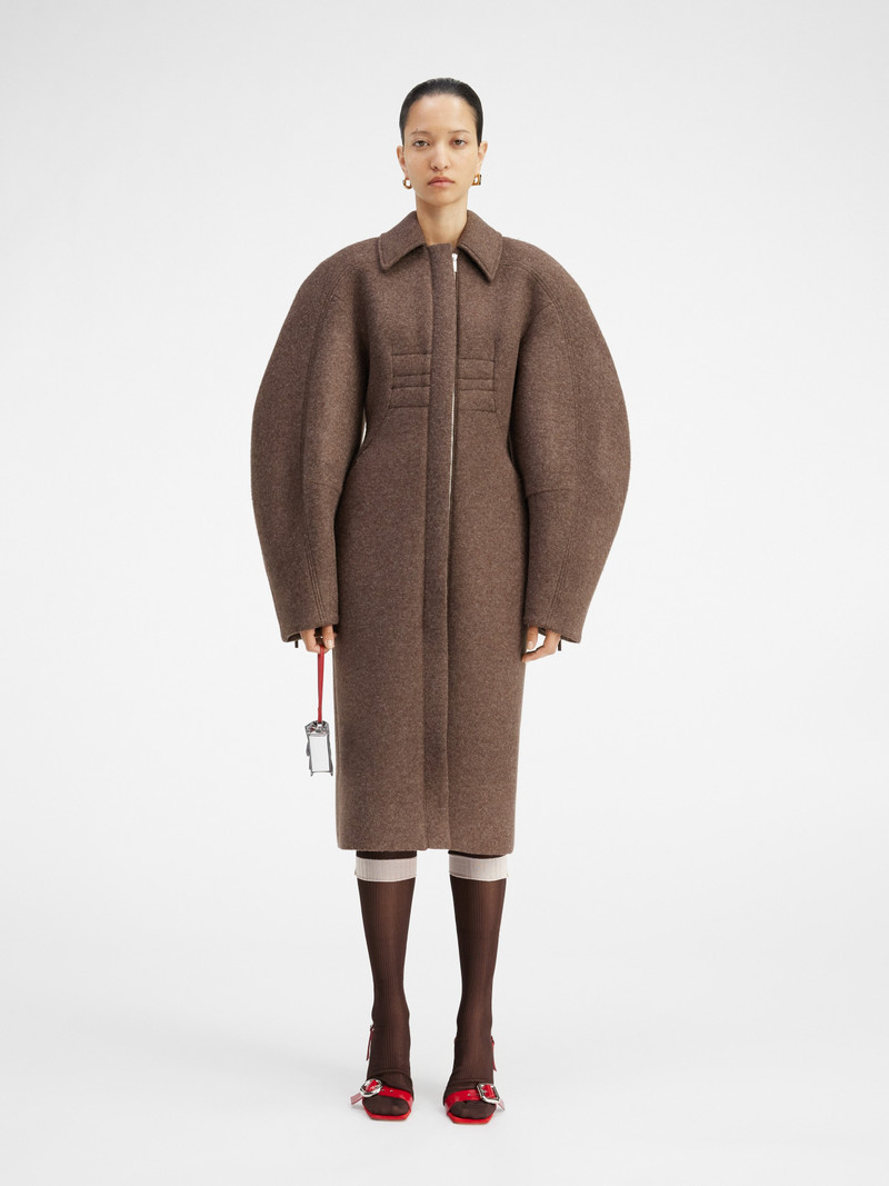 JACQUEMUS Le manteau Croissant outlook