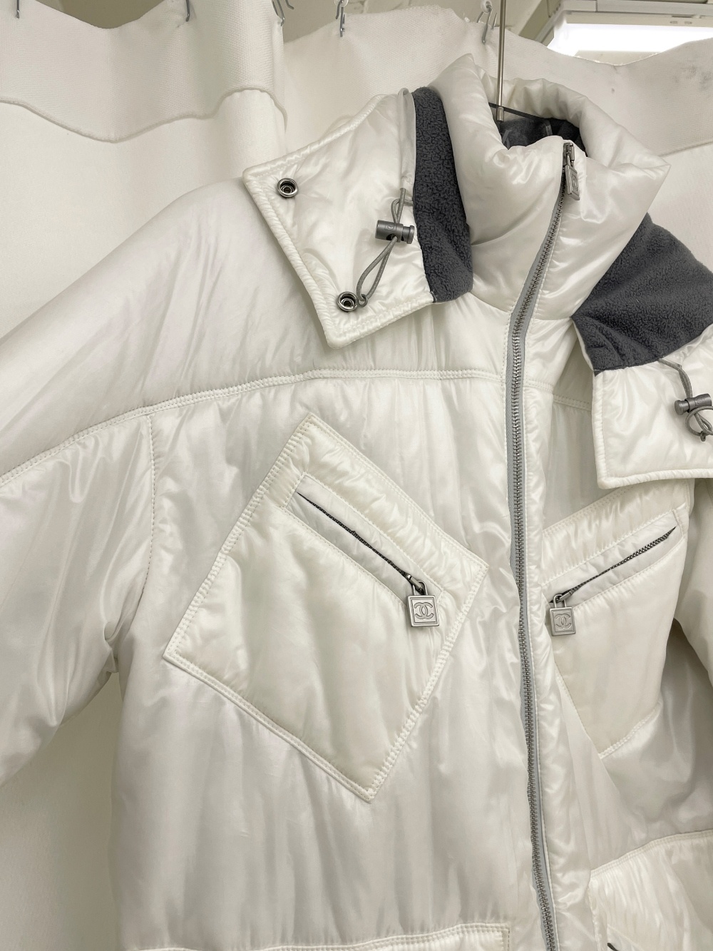Chanel Sport 2003 A Season White Padding - 7