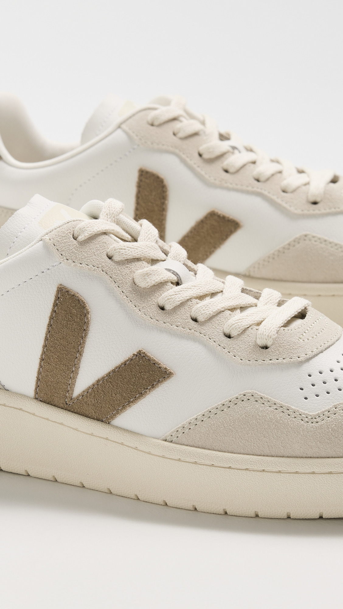 V-90 Sneakers - 4