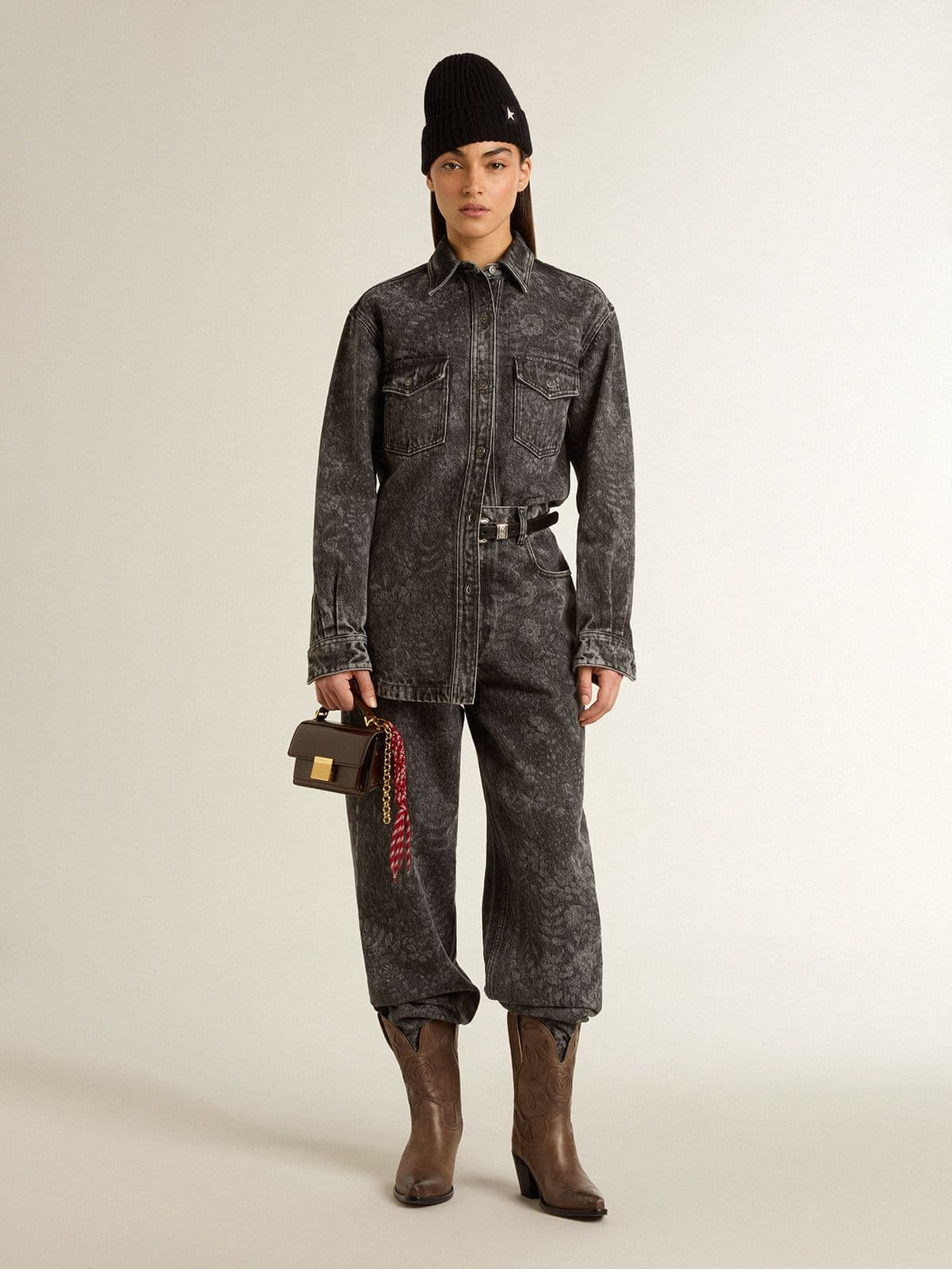 Women's black jeans with a floral motif - 3