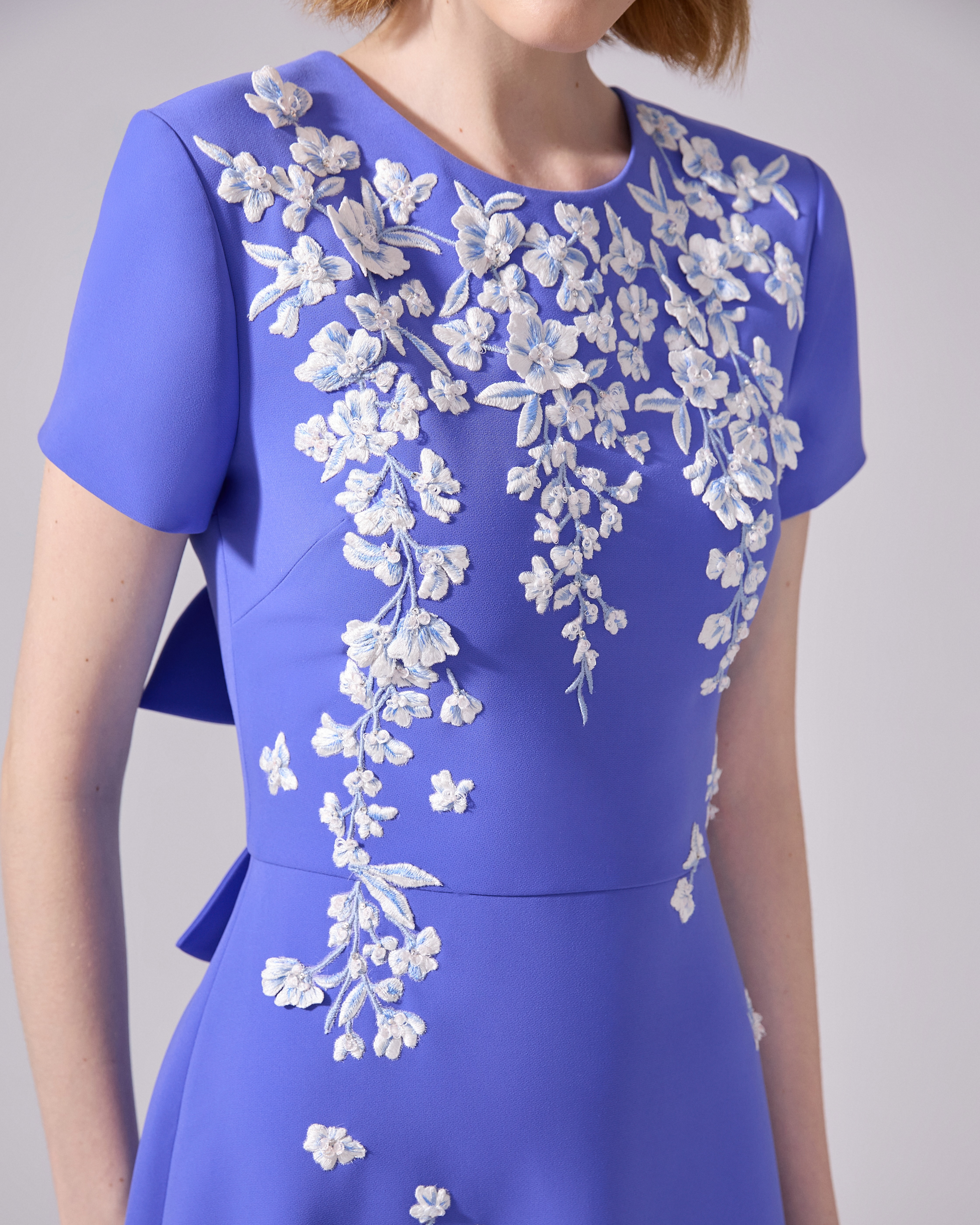 Floral-Embroidered Gown With Bows - 4