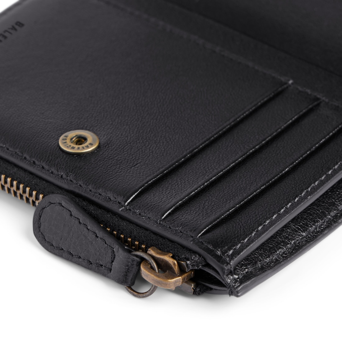 Women's Le City Bifold Wallet in Black - 5