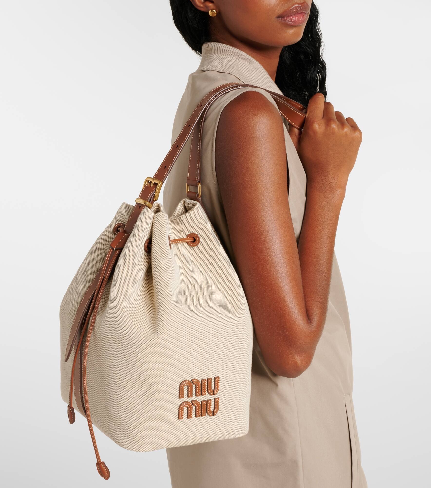 Logo leather-trimmed bucket bag - 2