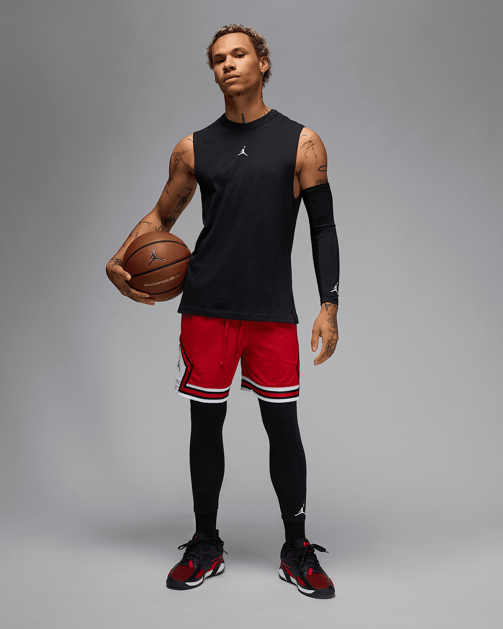 Jordan Sport Men's Dri-FIT Mesh Diamond Shorts - 6