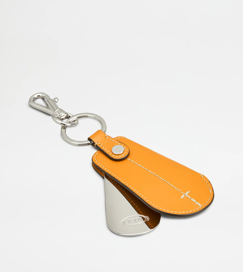 KEY HOLDER WITH SHOEHORN 3