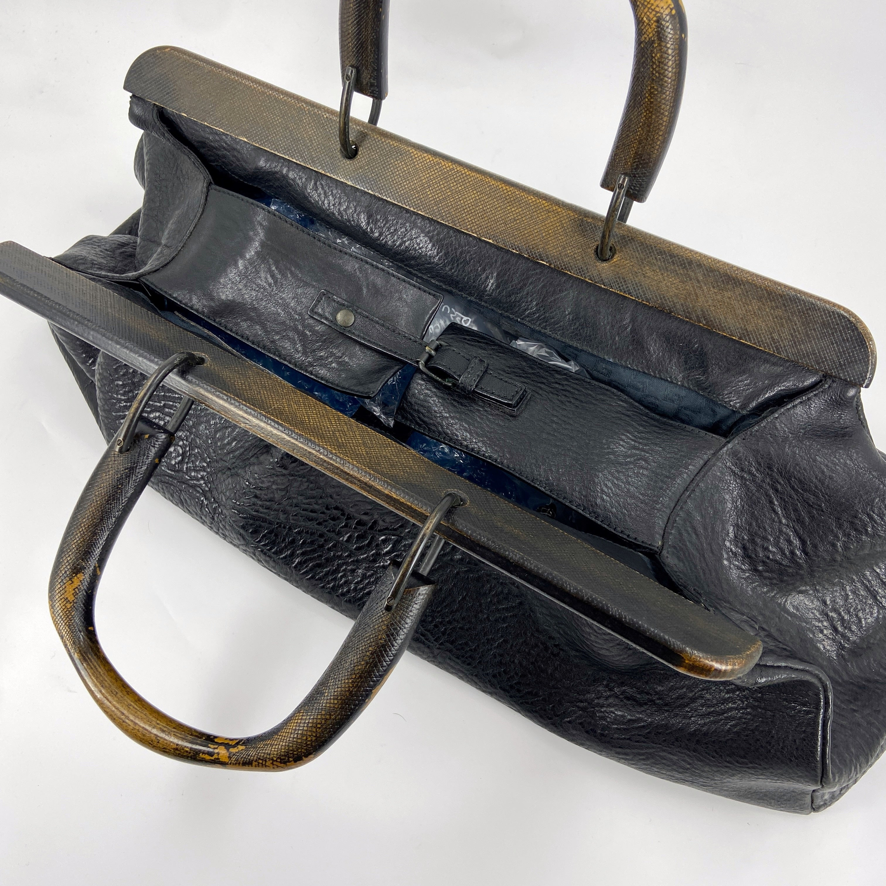 Gucci Fall 2002 Tom Ford Black Pebbled Buffalo Leather Doctors Bag - 16