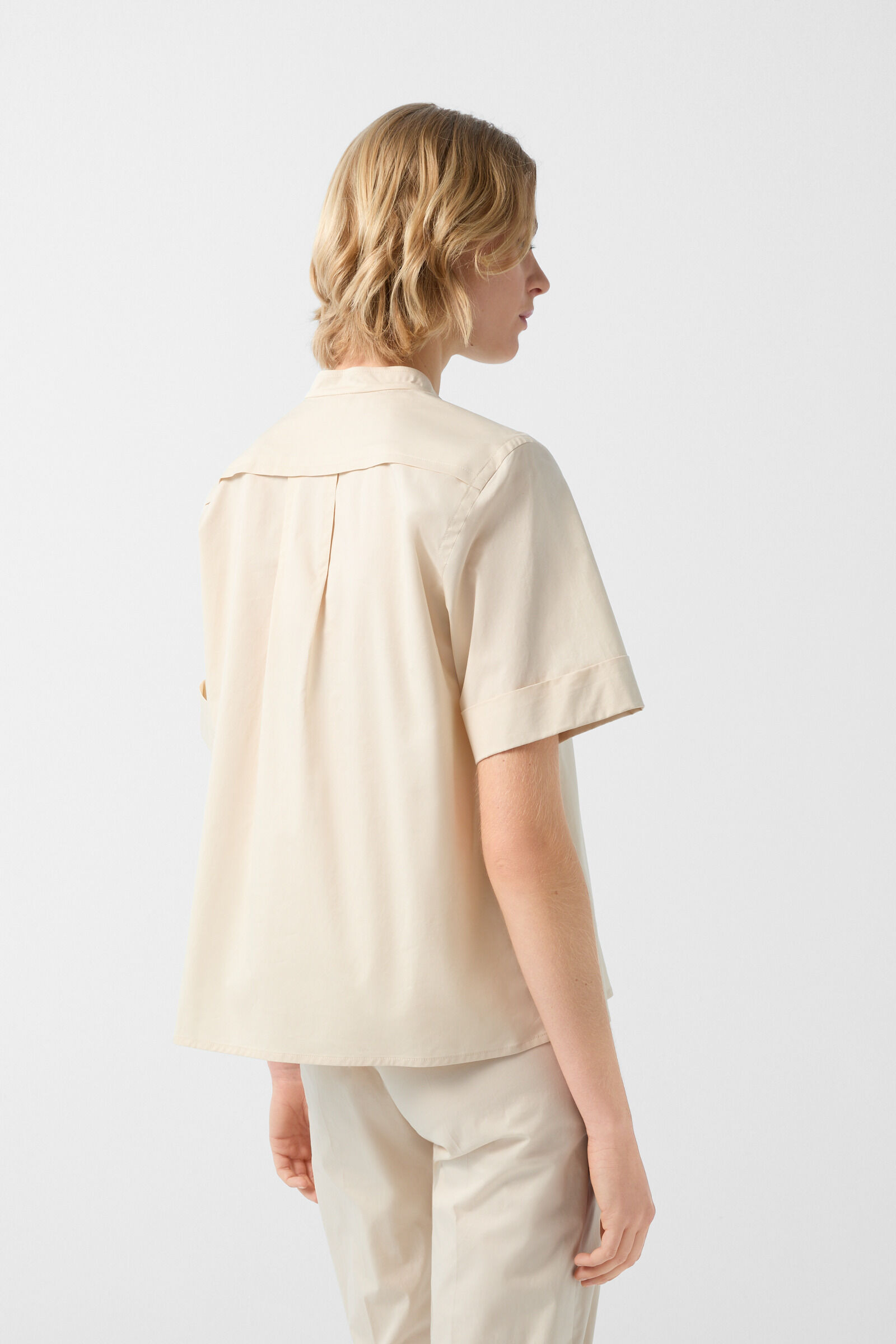 Avril Short-sleeve blouse in Sand - 3