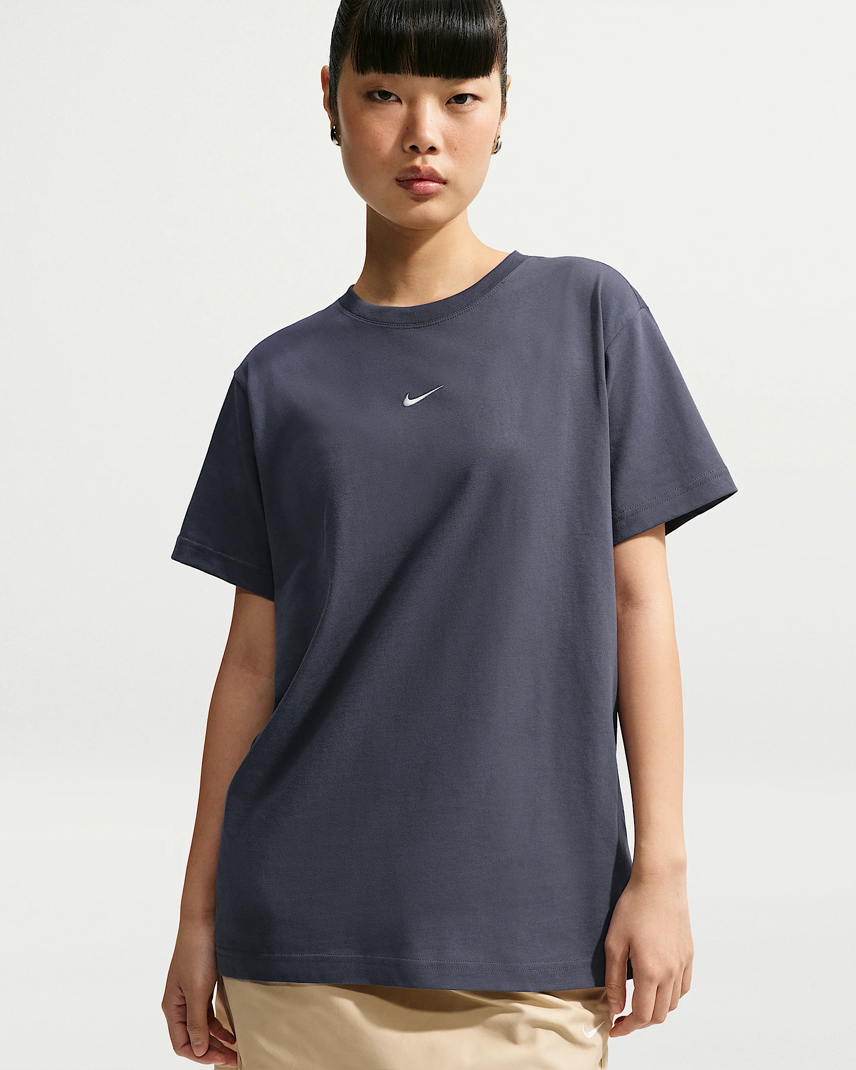 Nike Sportswear Classic Women's Oversized T-Shirt - 1