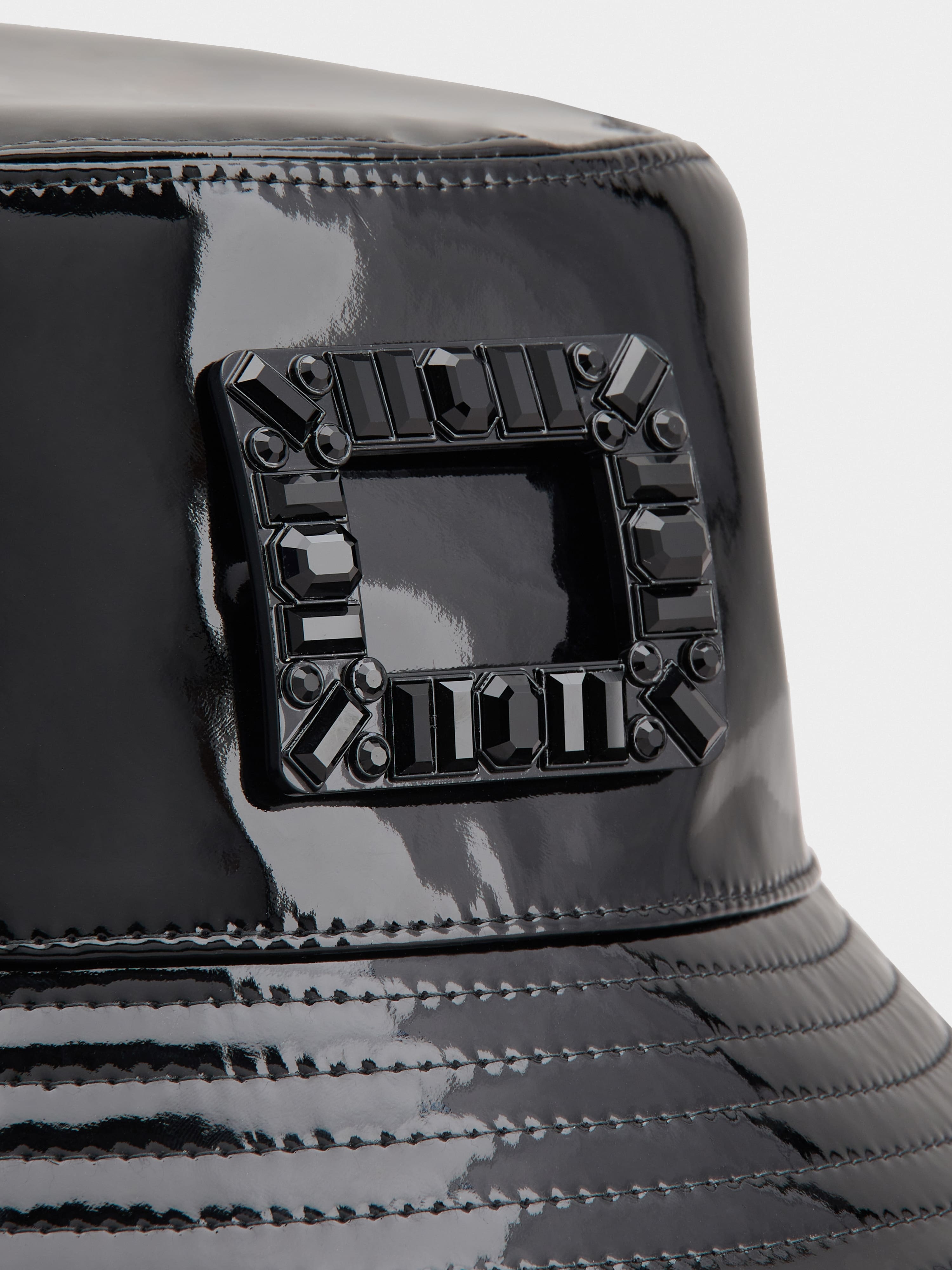 Viv' Skate Buckle Fisherman Hat in Patent Leather - 4