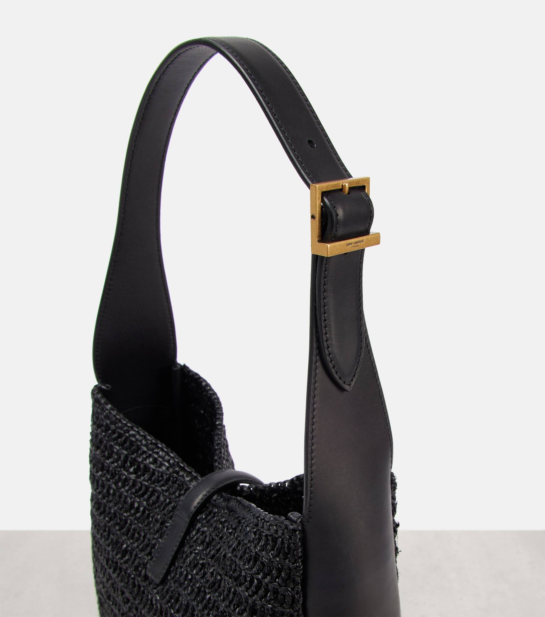 Le 5 à 7 Supple Small raffia shoulder bag - 6