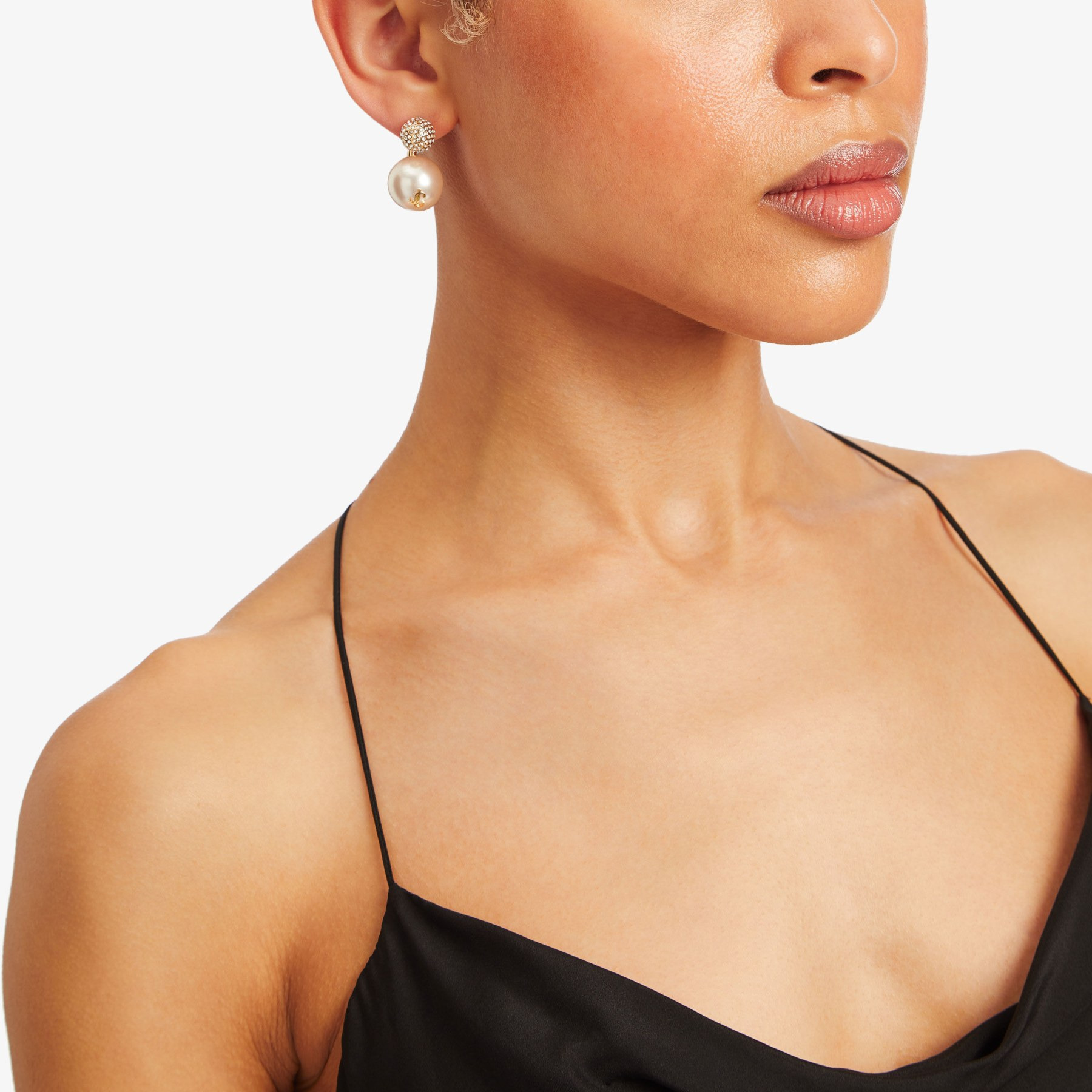 Auri Earring
Gold-Finish Metal Pearl and Crystal Earrings - 2
