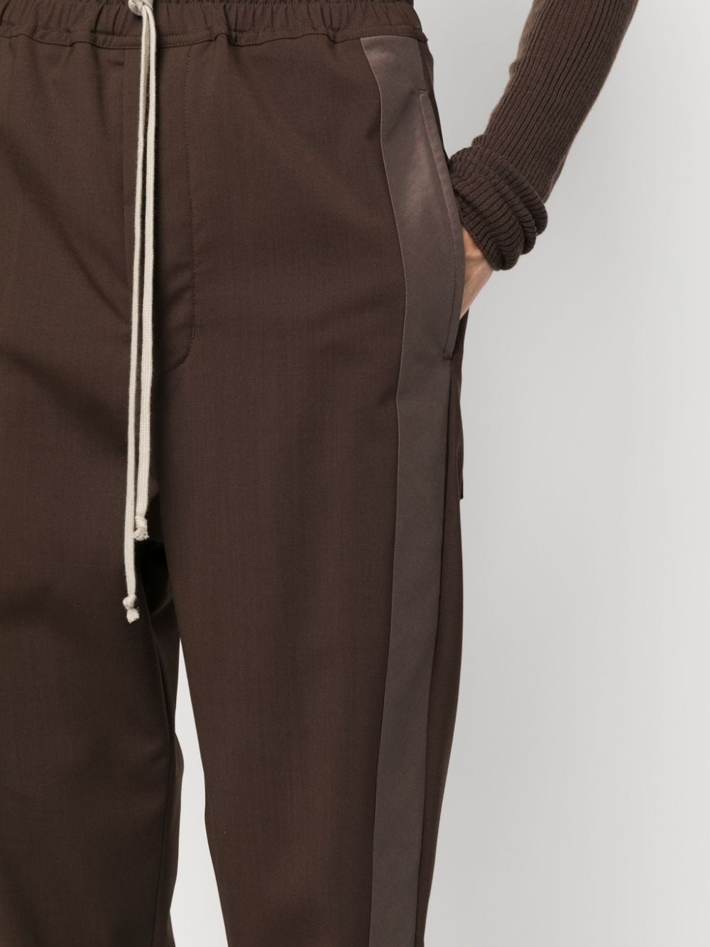 side-stripe cropped trousers - 5