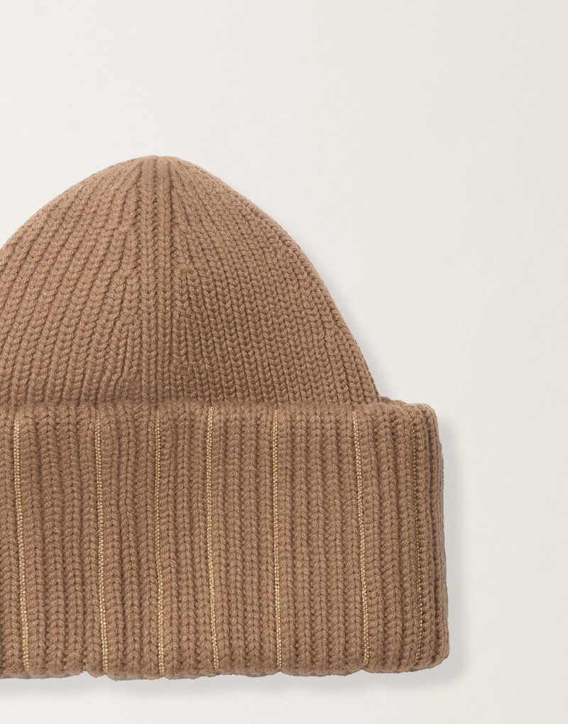 Beanie in Platinum 3