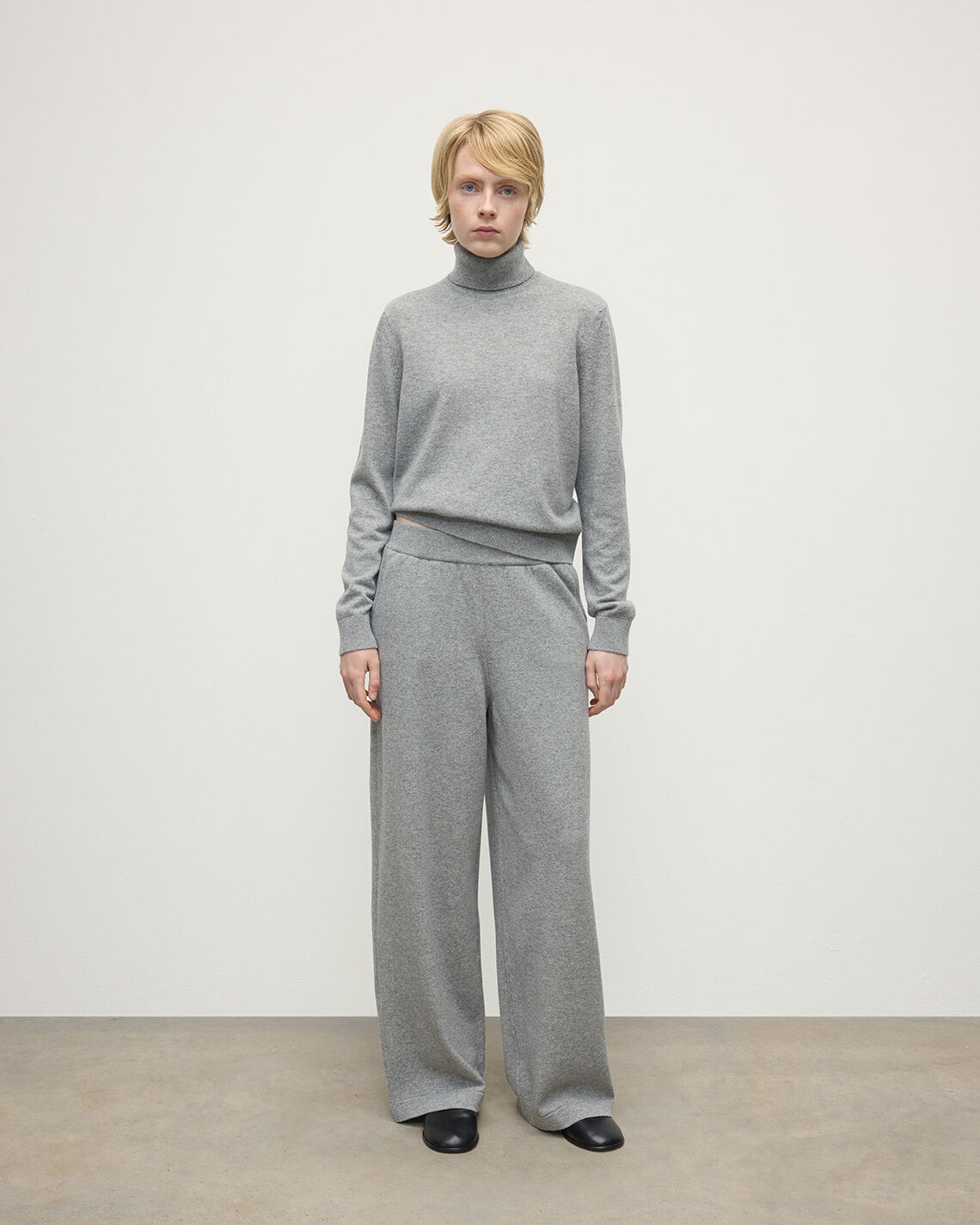 Wide Leg Grey Cashmere Trousers - 2