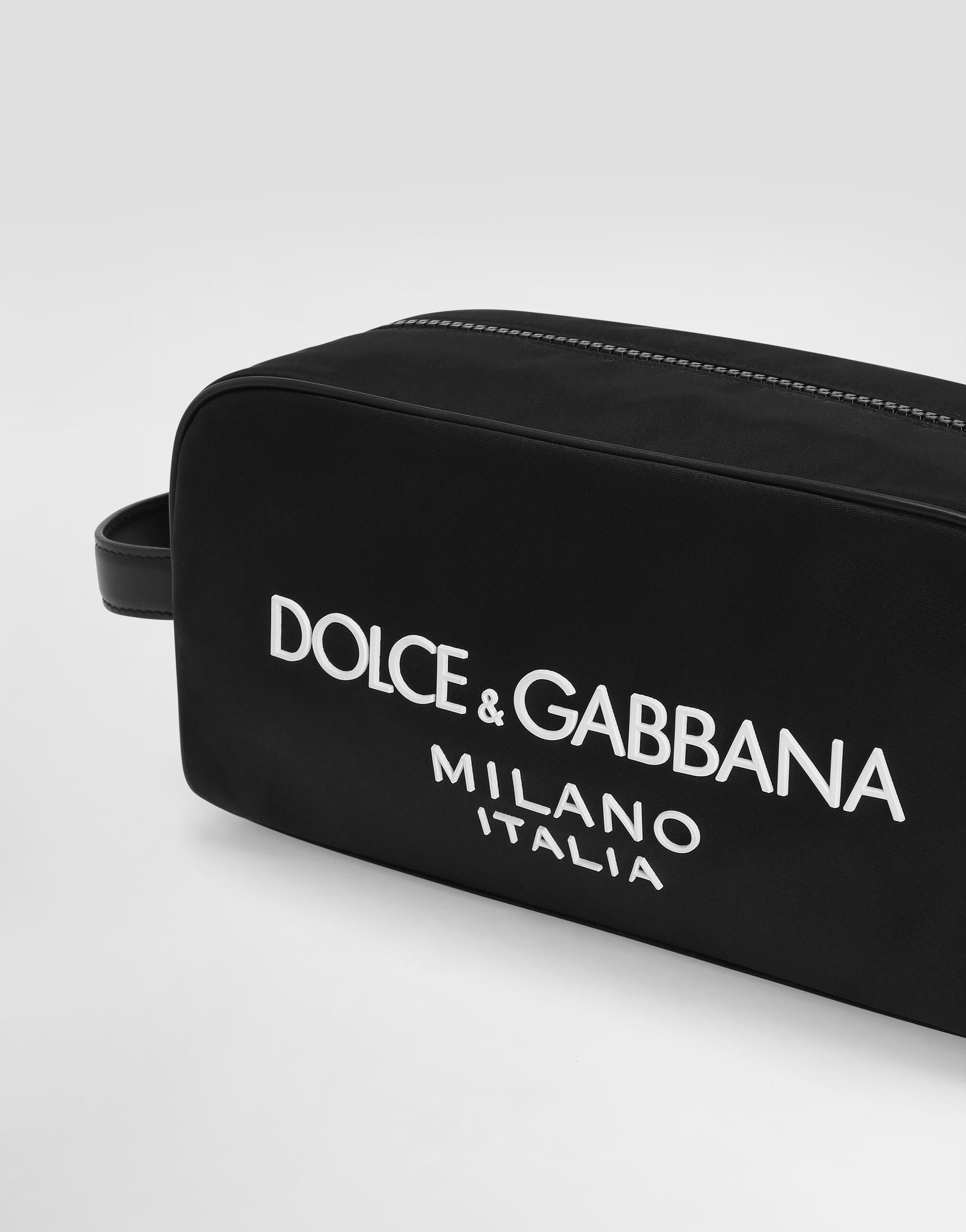 Nylon toiletry bag with rubberized logo - 5
