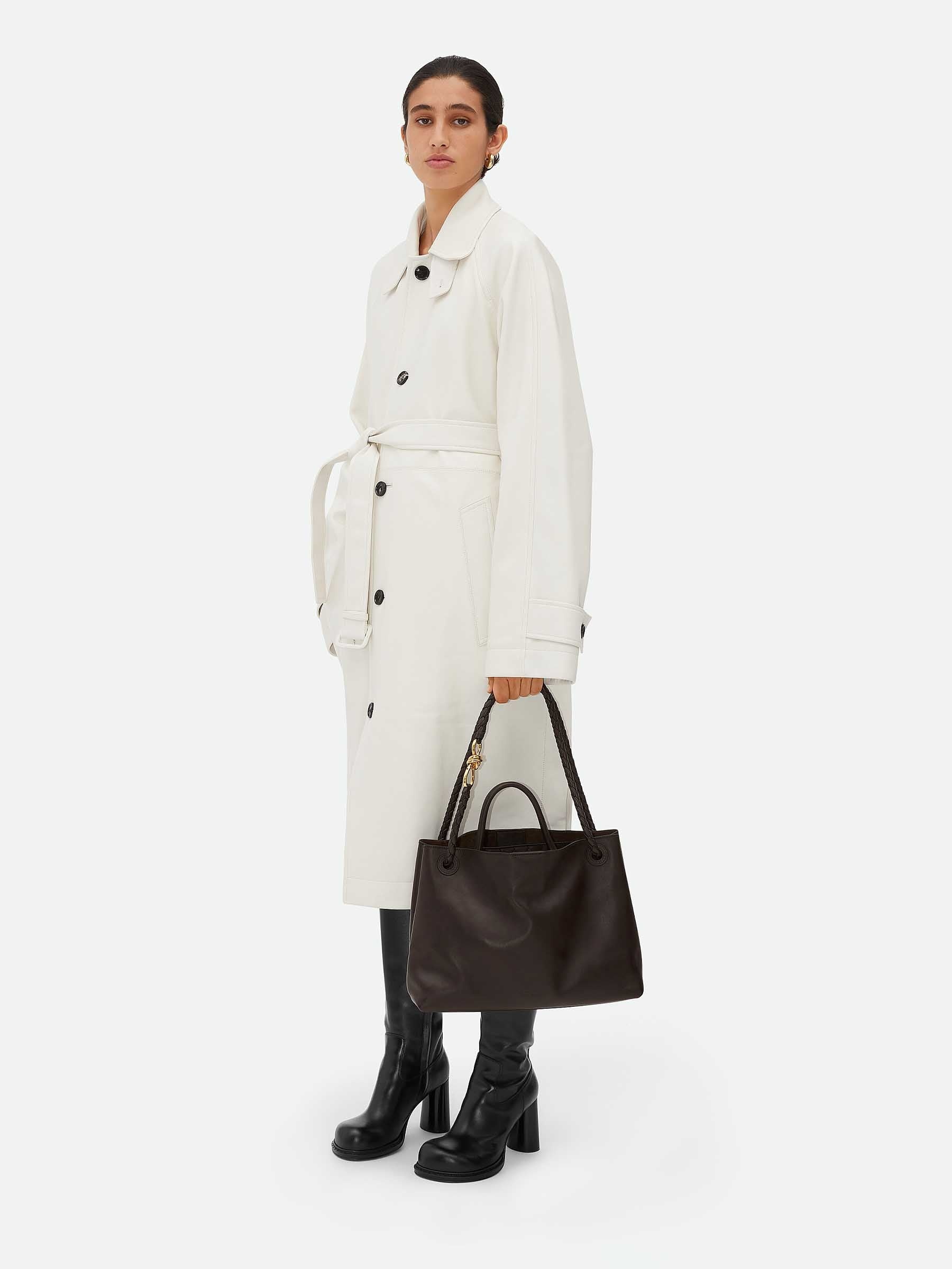 BOTTEGA VENETA正規品/送料関税込み ADIAMO Pouch Shoulder Bag Bottega Veneta ANDIAMO MEDIUM SHOULDER BAG | santaeulalia