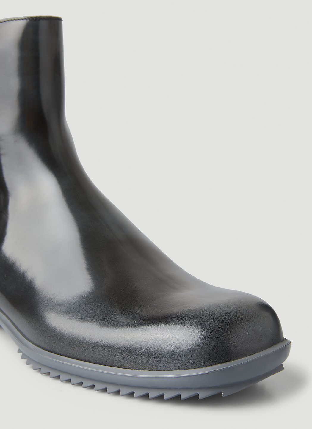 Maison Margiela Men Brushed Chelsea Boots - 5