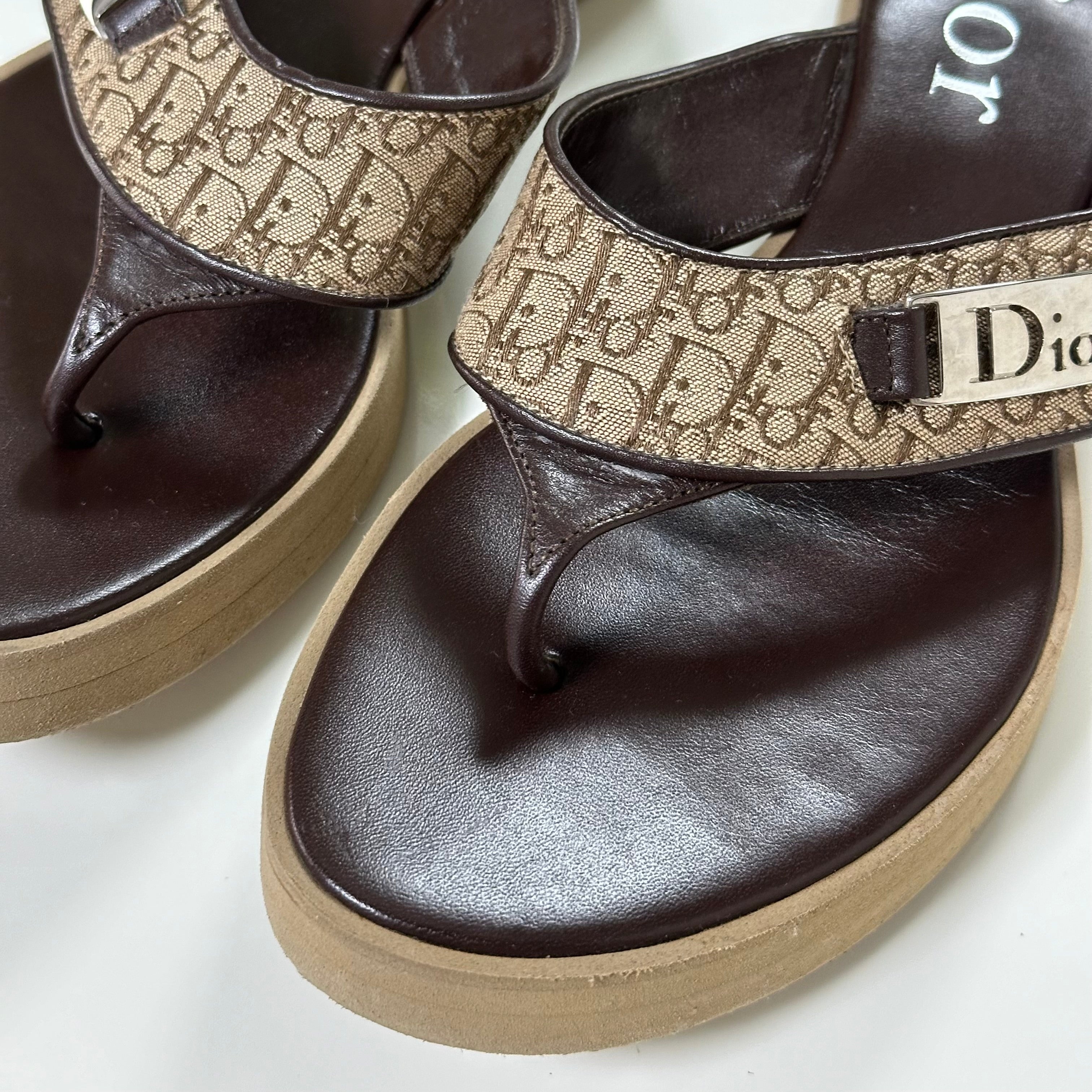 CHRISTIAN DIOR Spring Summer 2005 Trotter Flip-Flop Sandals - 5