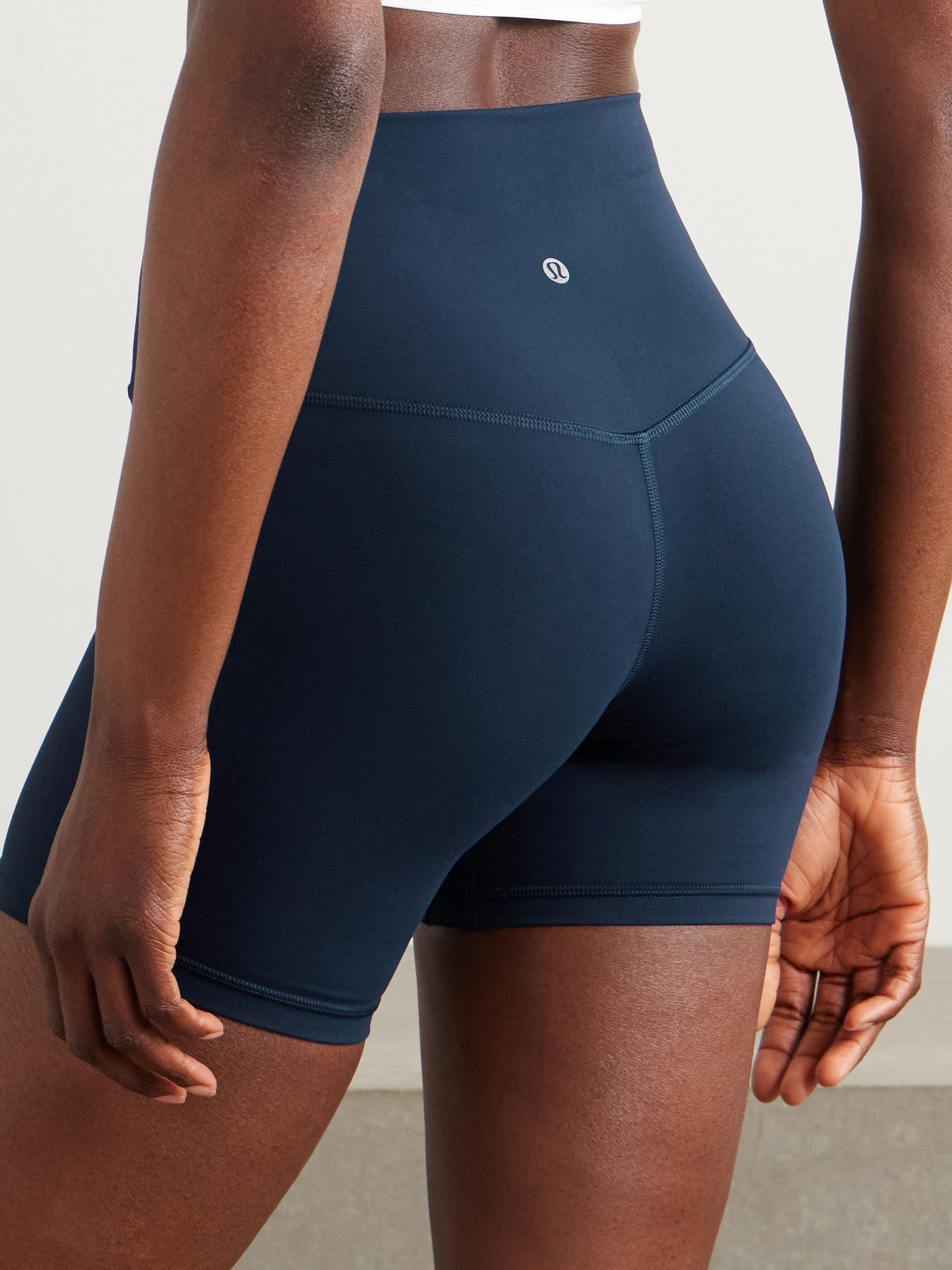 Align high-rise Nulu™ shorts - 6" Navy - 4