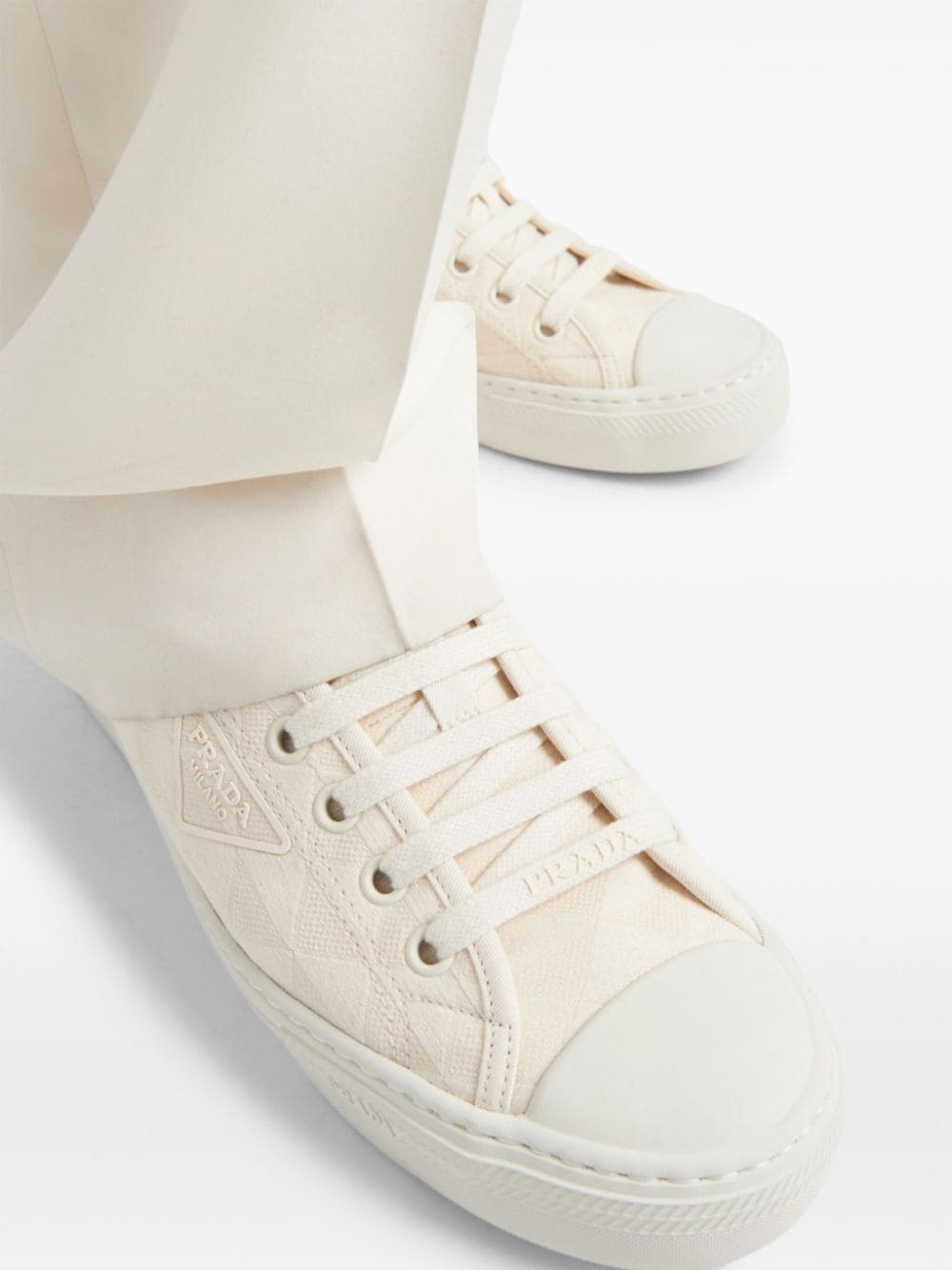 Triangle-logo lace-up sneakers - 5