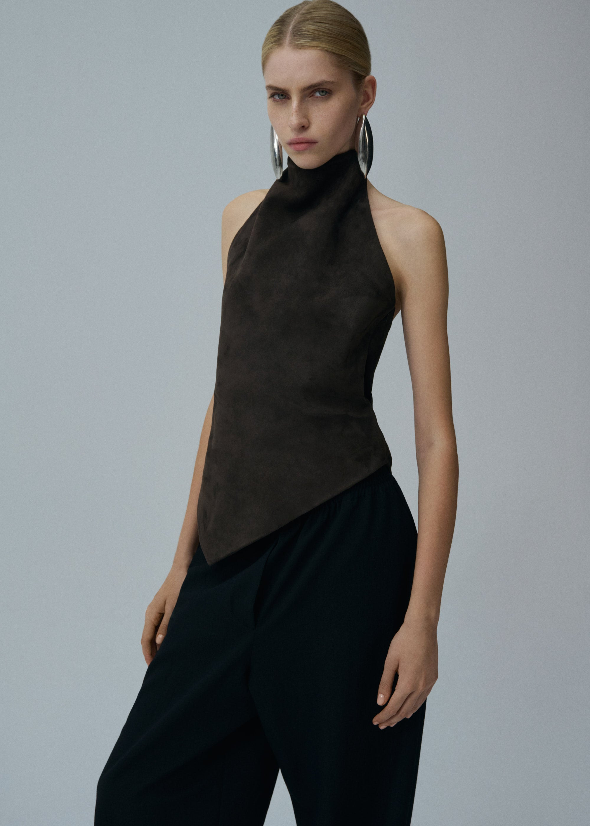 Asymmetric halter top in brown suede - 3