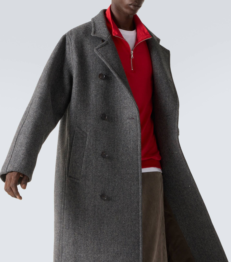 Double-breasted wool coat 6