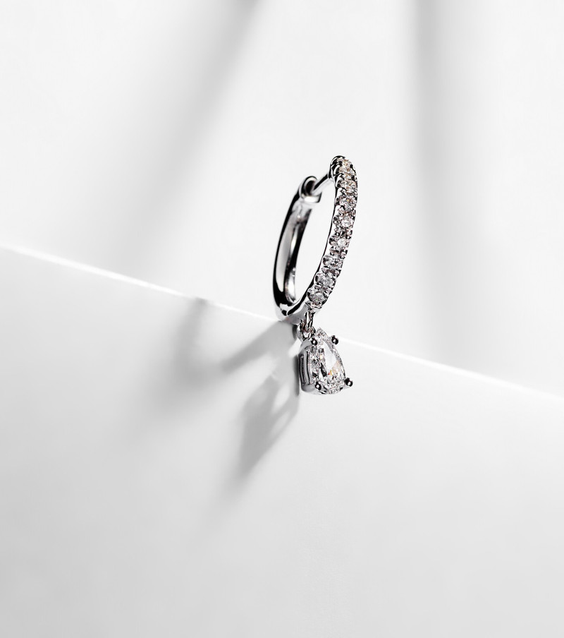 18kt white gold single earring with diamonds 5